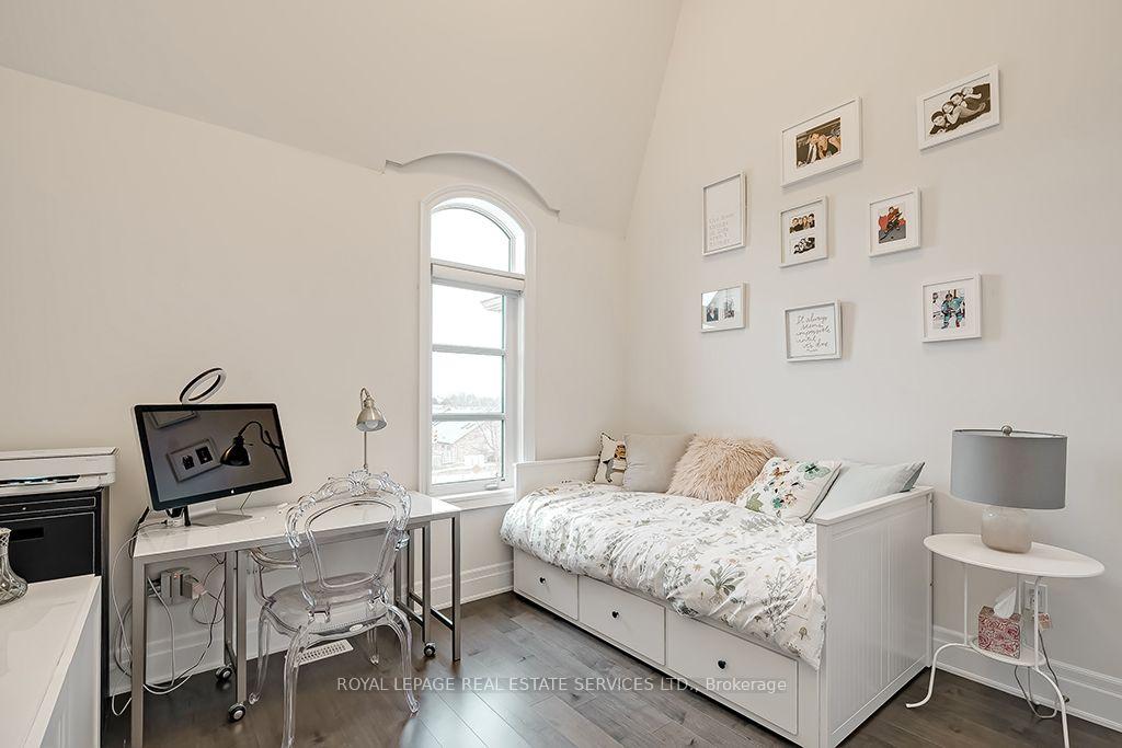 Photo 33 of 210 Dorval Drive, Oakville, West — HOMEH