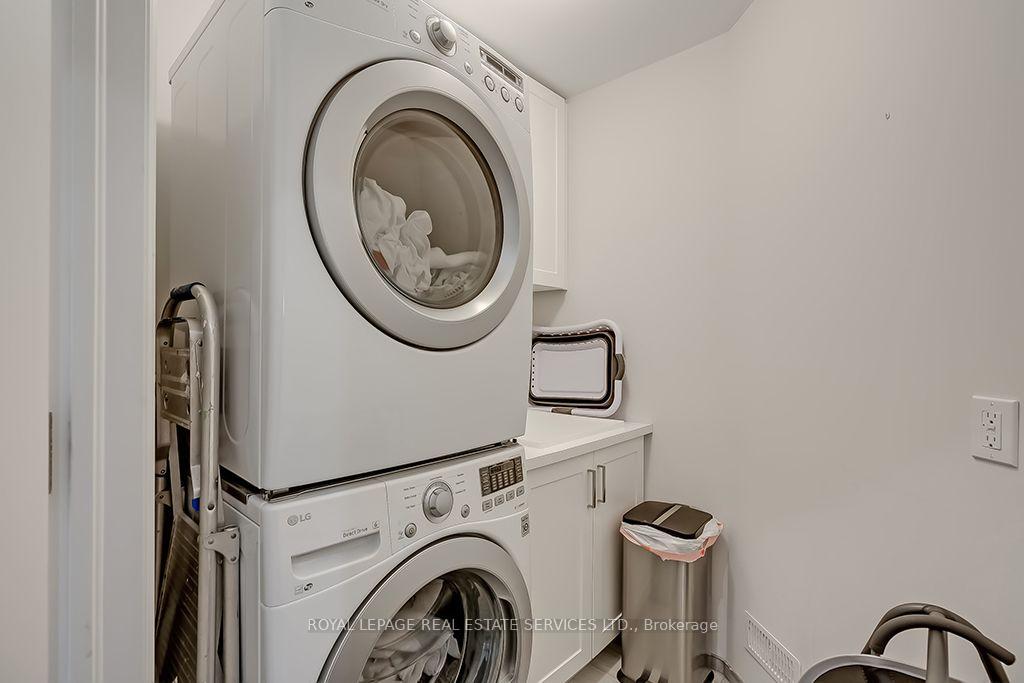Photo 37 of 210 Dorval Drive, Oakville, West — HOMEH