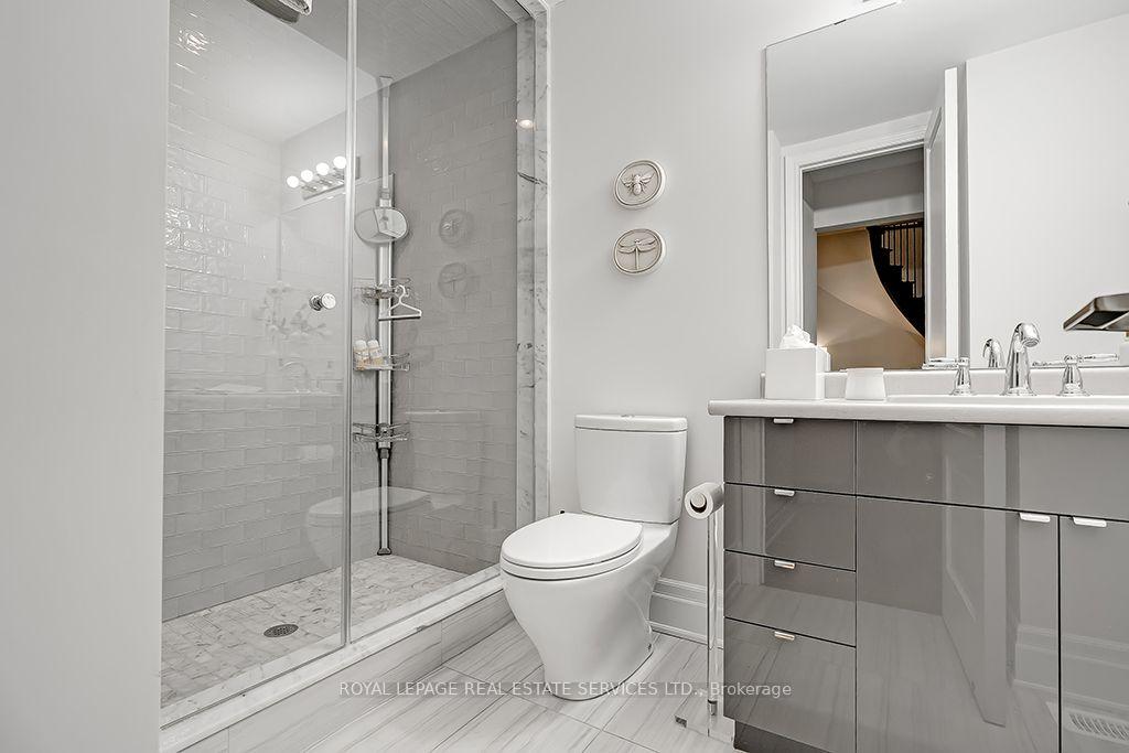 Photo 38 of 210 Dorval Drive, Oakville, West — HOMEH