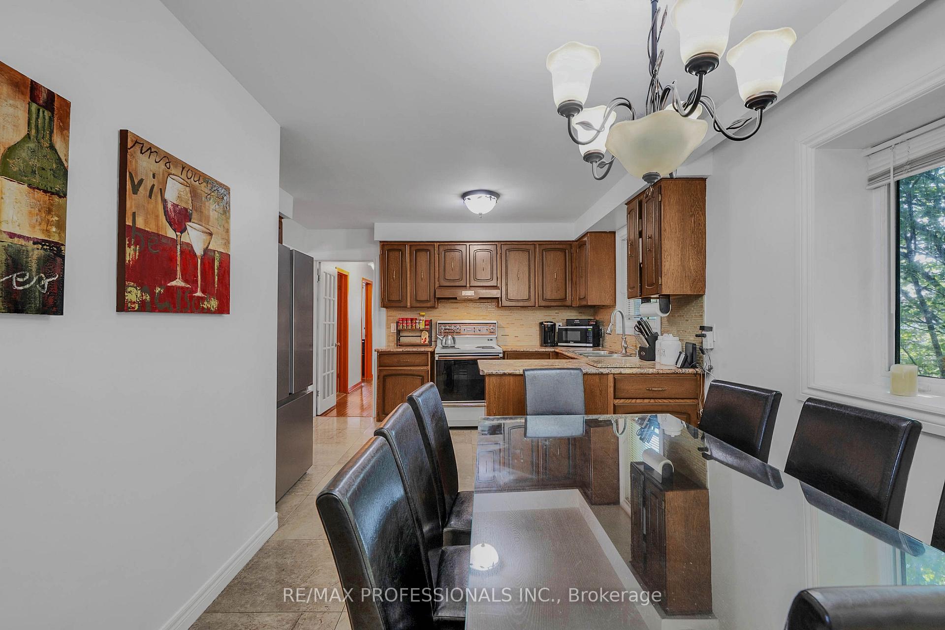 Photo 9 of 23 Anthia Drive, North York, Humber Summit — HOMEH
