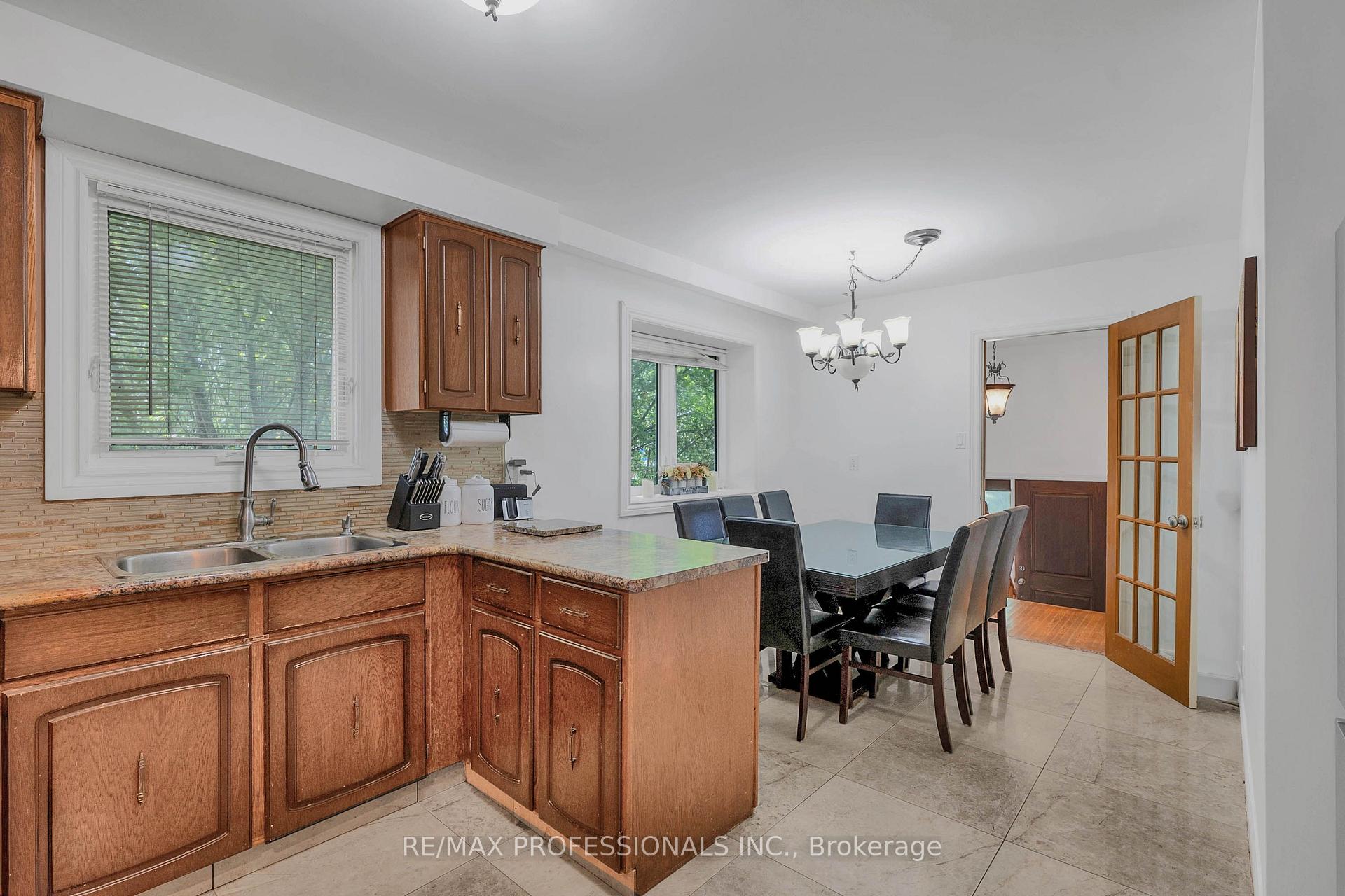 Photo 12 of 23 Anthia Drive, North York, Humber Summit — HOMEH