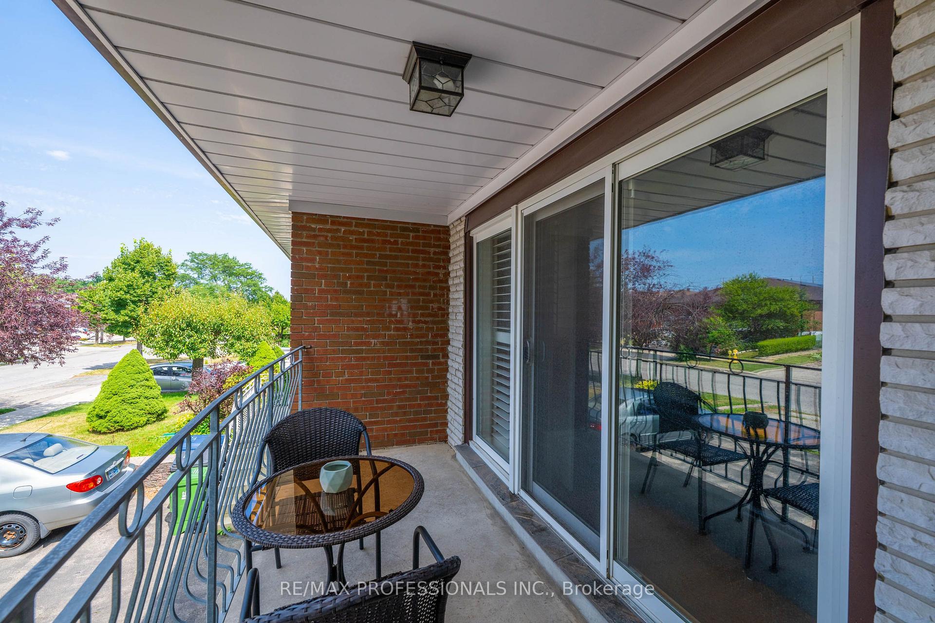 Photo 24 of 23 Anthia Drive, North York, Humber Summit — HOMEH