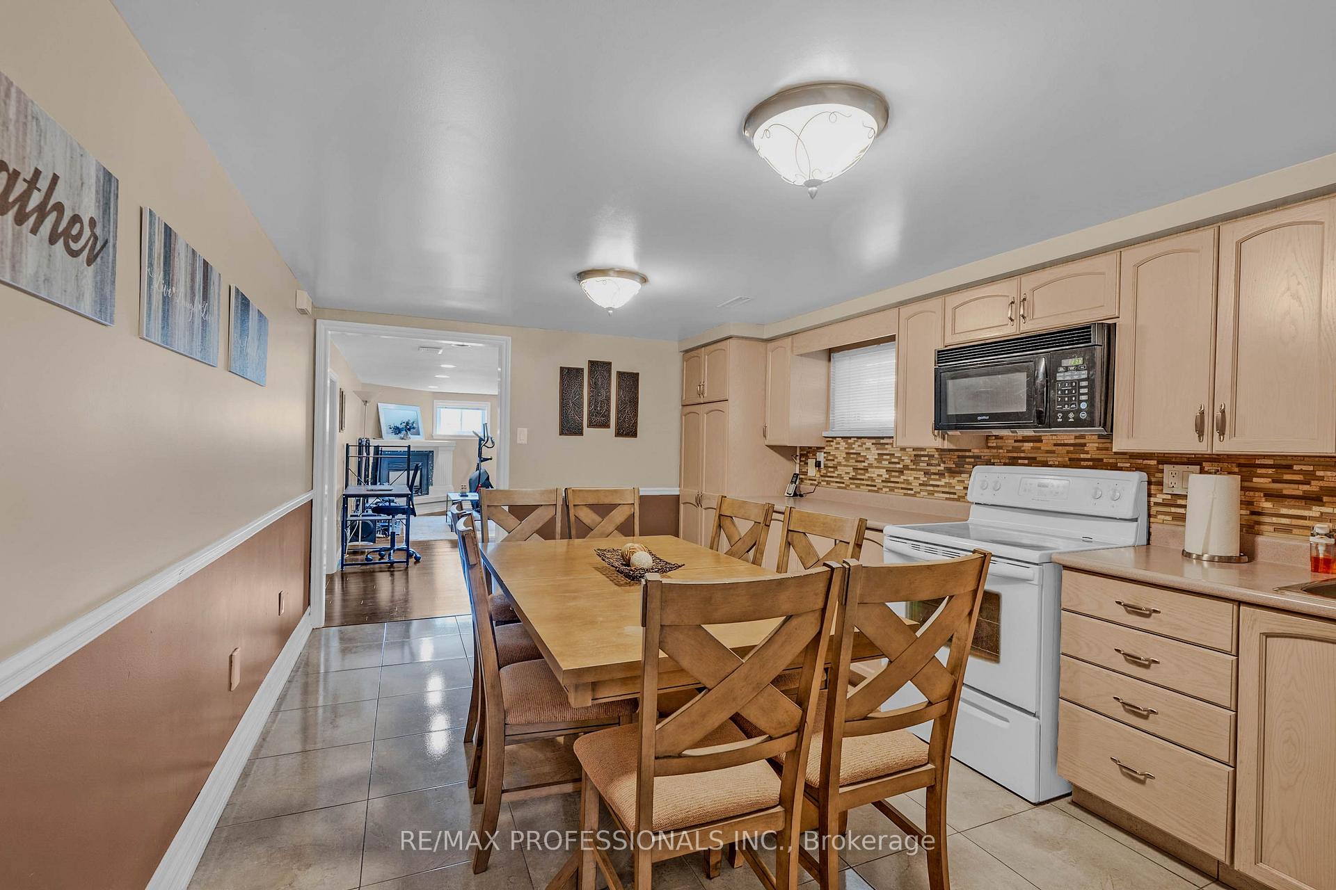 Photo 27 of 23 Anthia Drive, North York, Humber Summit — HOMEH