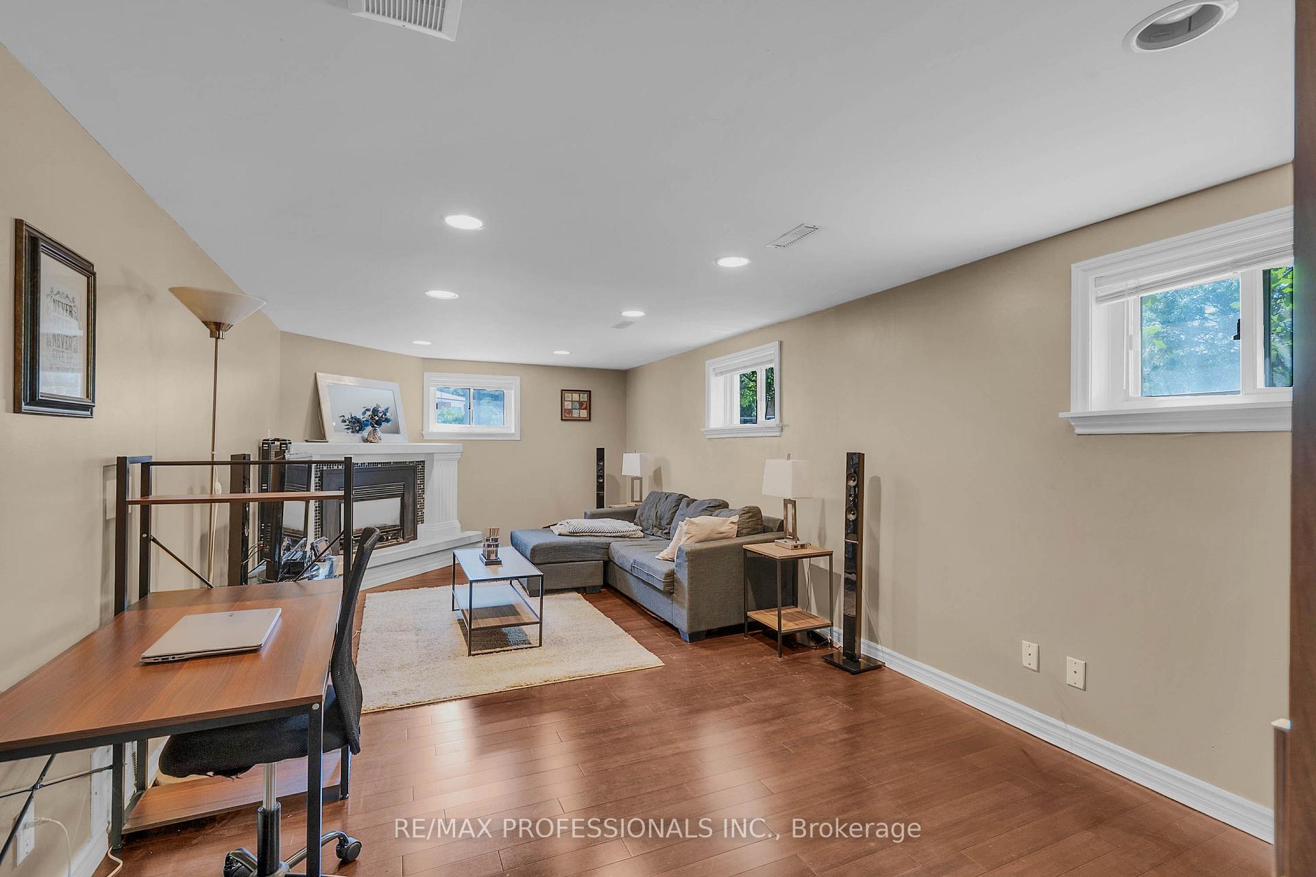 Photo 30 of 23 Anthia Drive, North York, Humber Summit — HOMEH