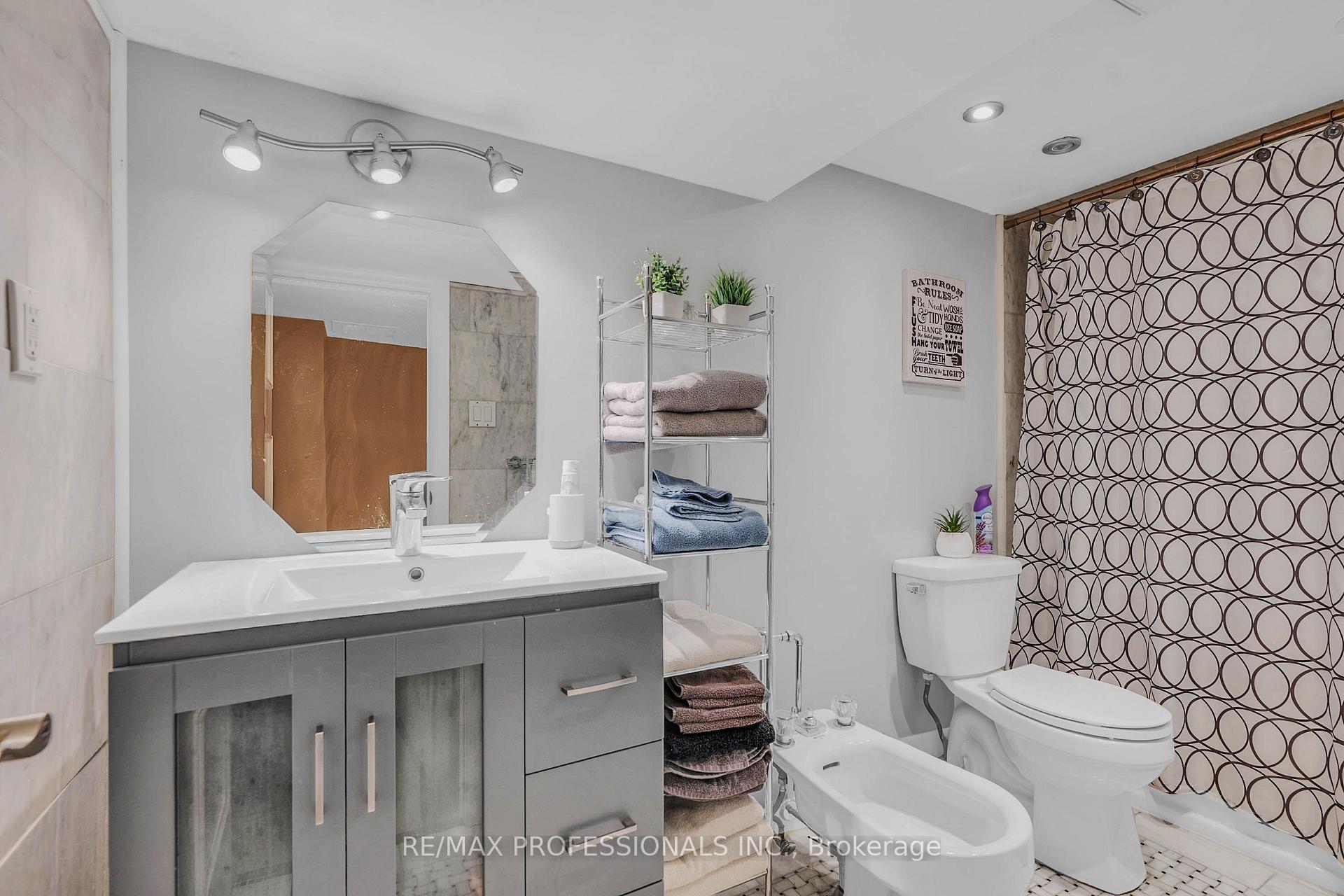Photo 35 of 23 Anthia Drive, North York, Humber Summit — HOMEH