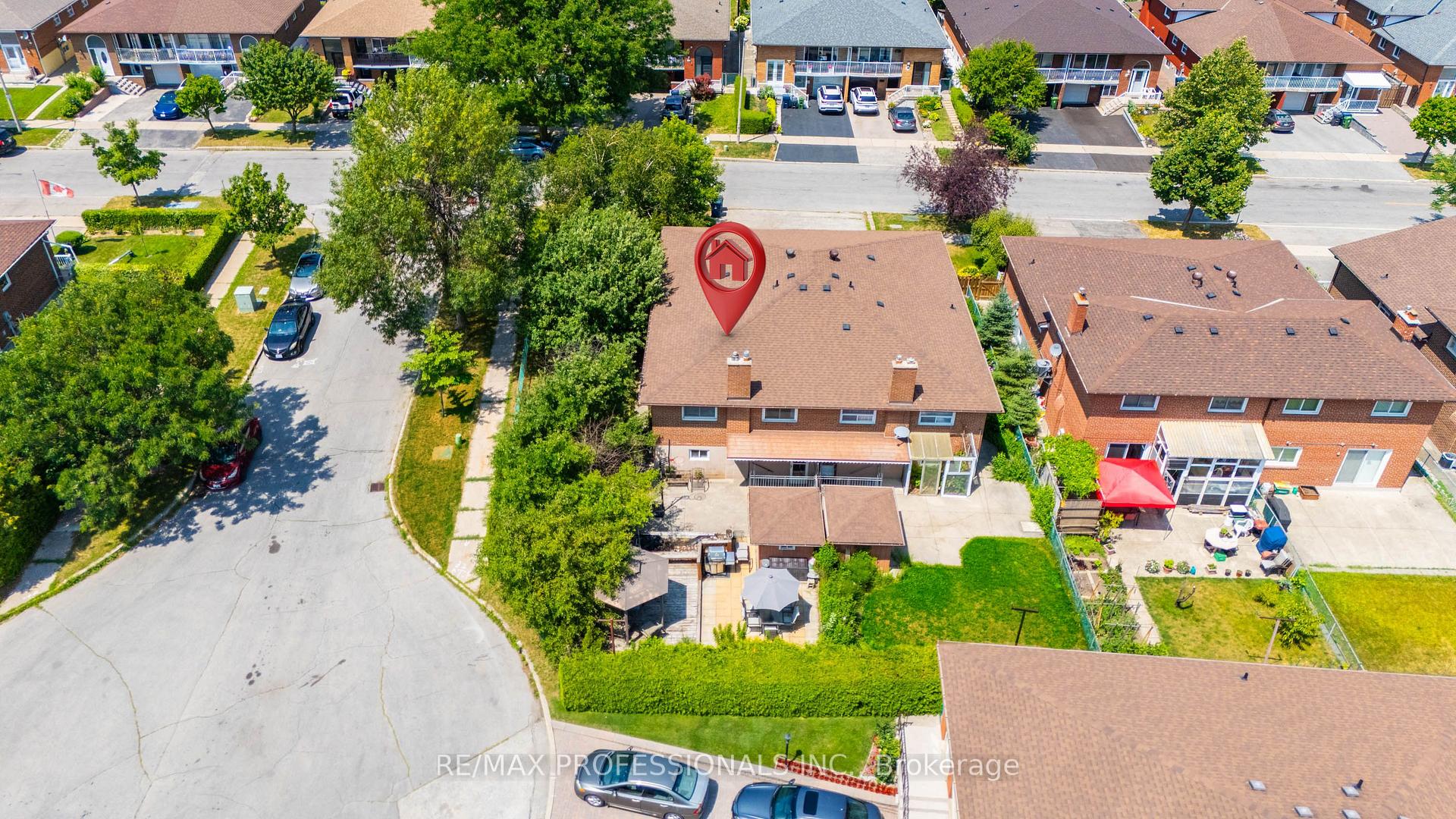 Photo 43 of 23 Anthia Drive, North York, Humber Summit — HOMEH