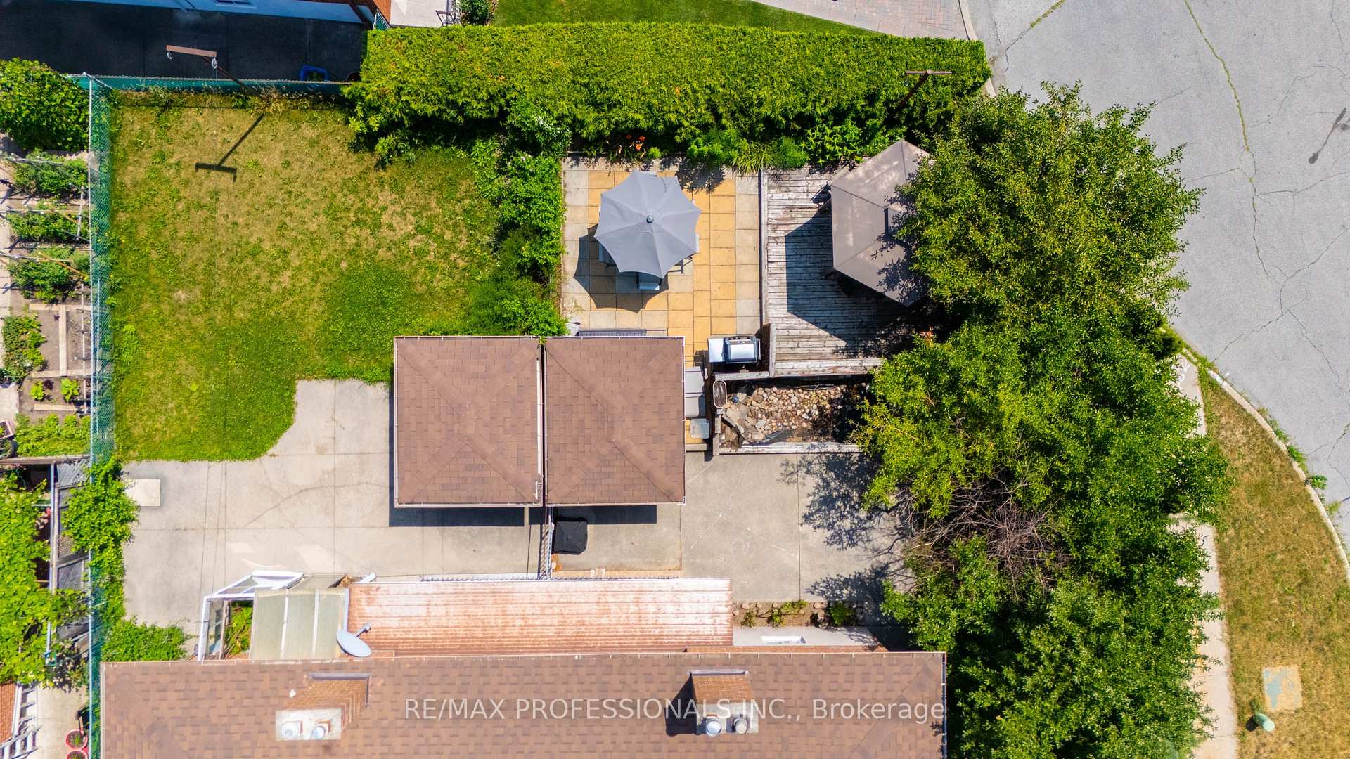 Photo 44 of 23 Anthia Drive, North York, Humber Summit — HOMEH