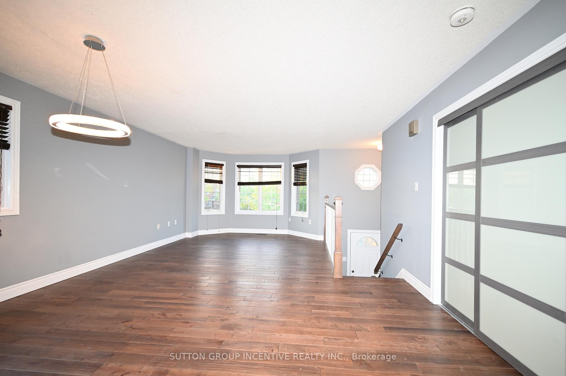 Photo 3 of Unit UPPER, 39 Jones Drive, Barrie, Grove East — HOMEH