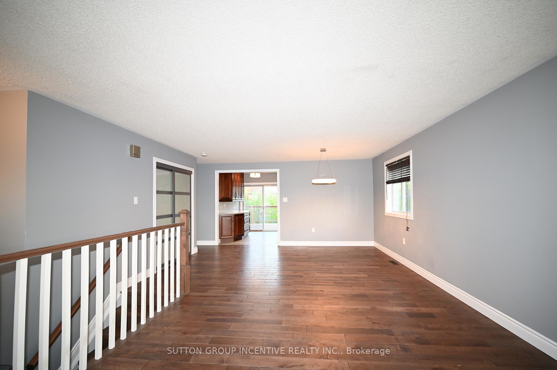 Photo 4 of Unit UPPER, 39 Jones Drive, Barrie, Grove East — HOMEH