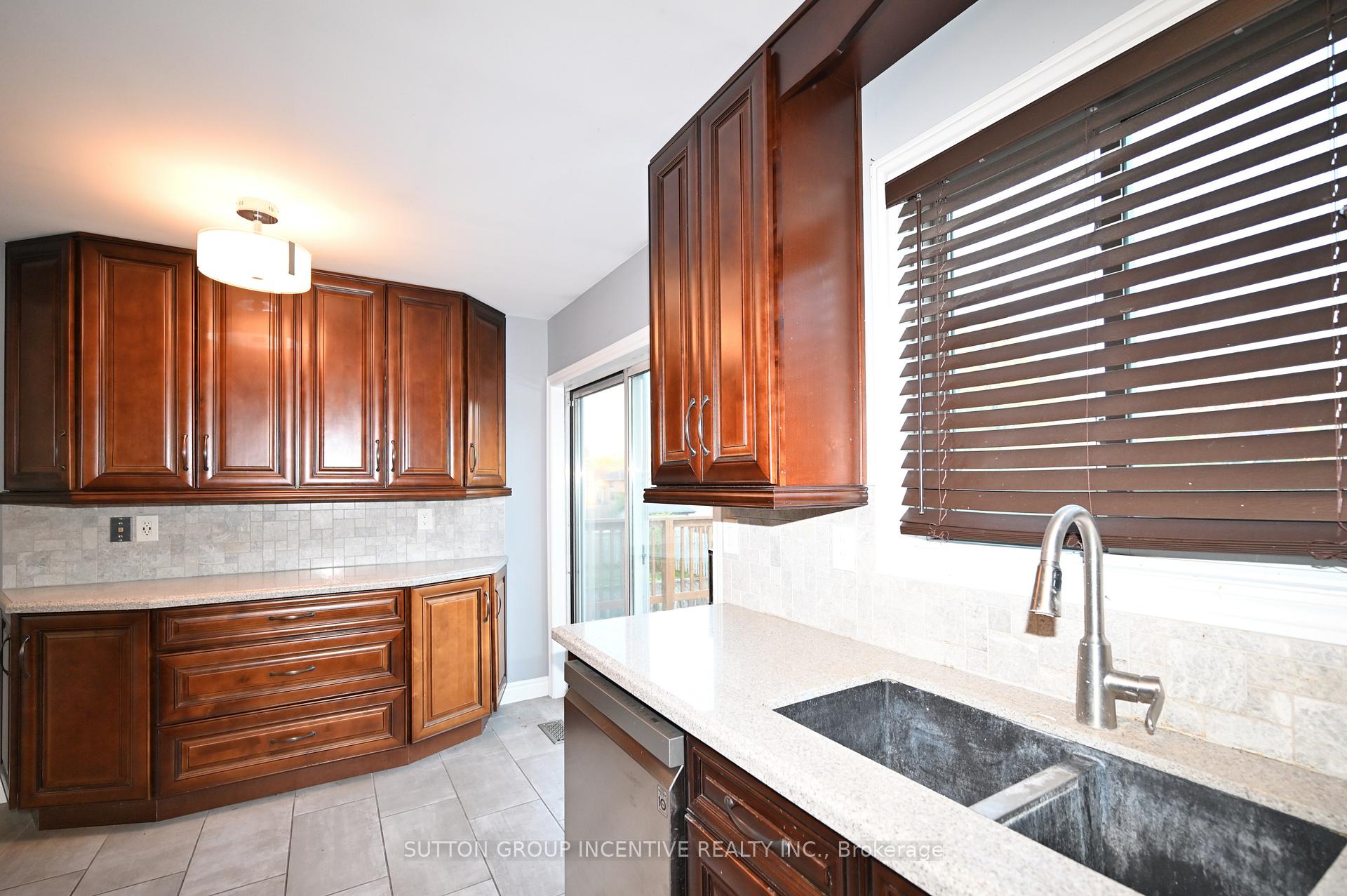 Photo 11 of Unit UPPER, 39 Jones Drive, Barrie, Grove East — HOMEH