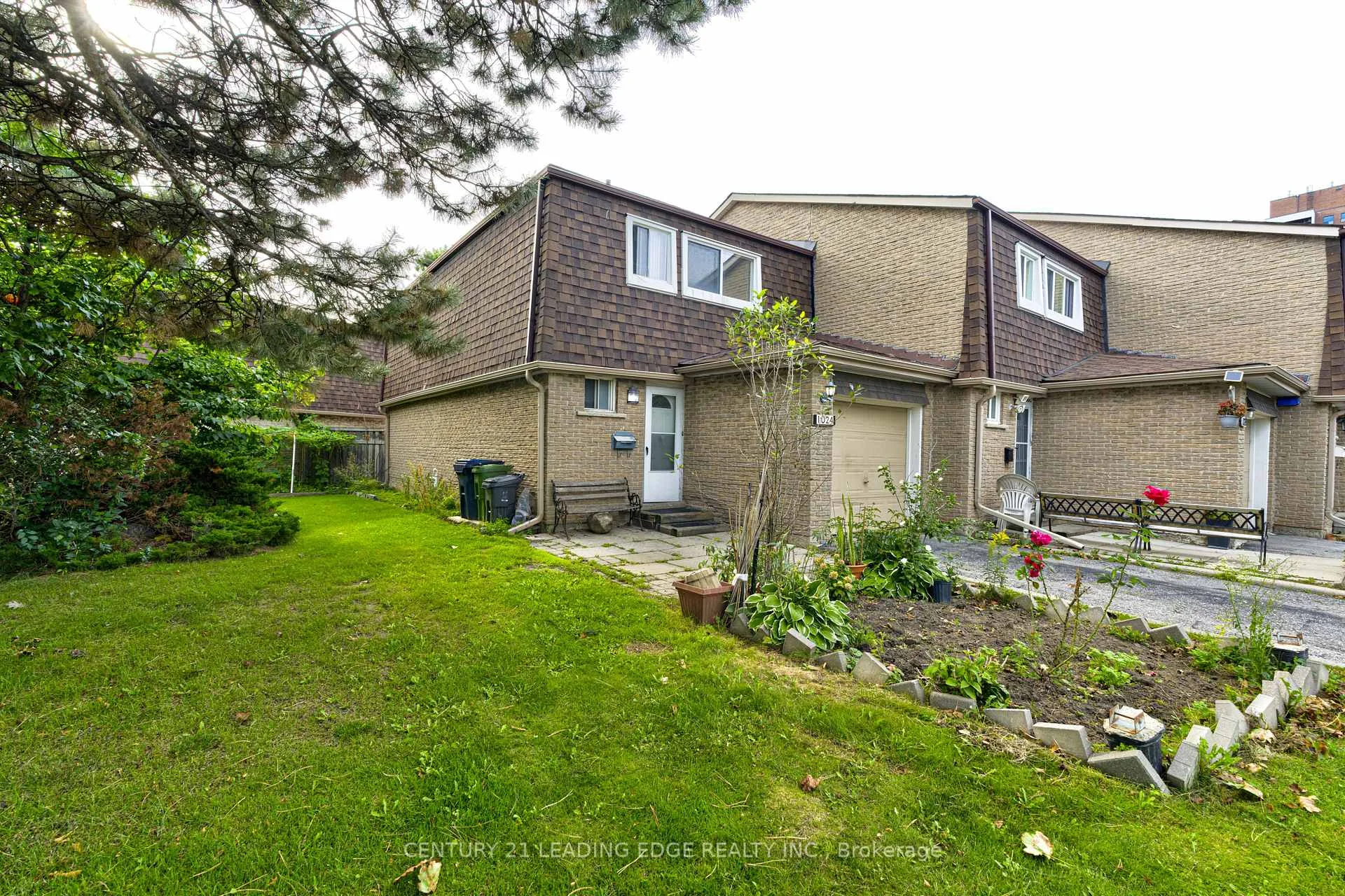 Photo 3 of 1024 Bridletowne Circle, Scarborough, L'Amoreaux — HOMEH