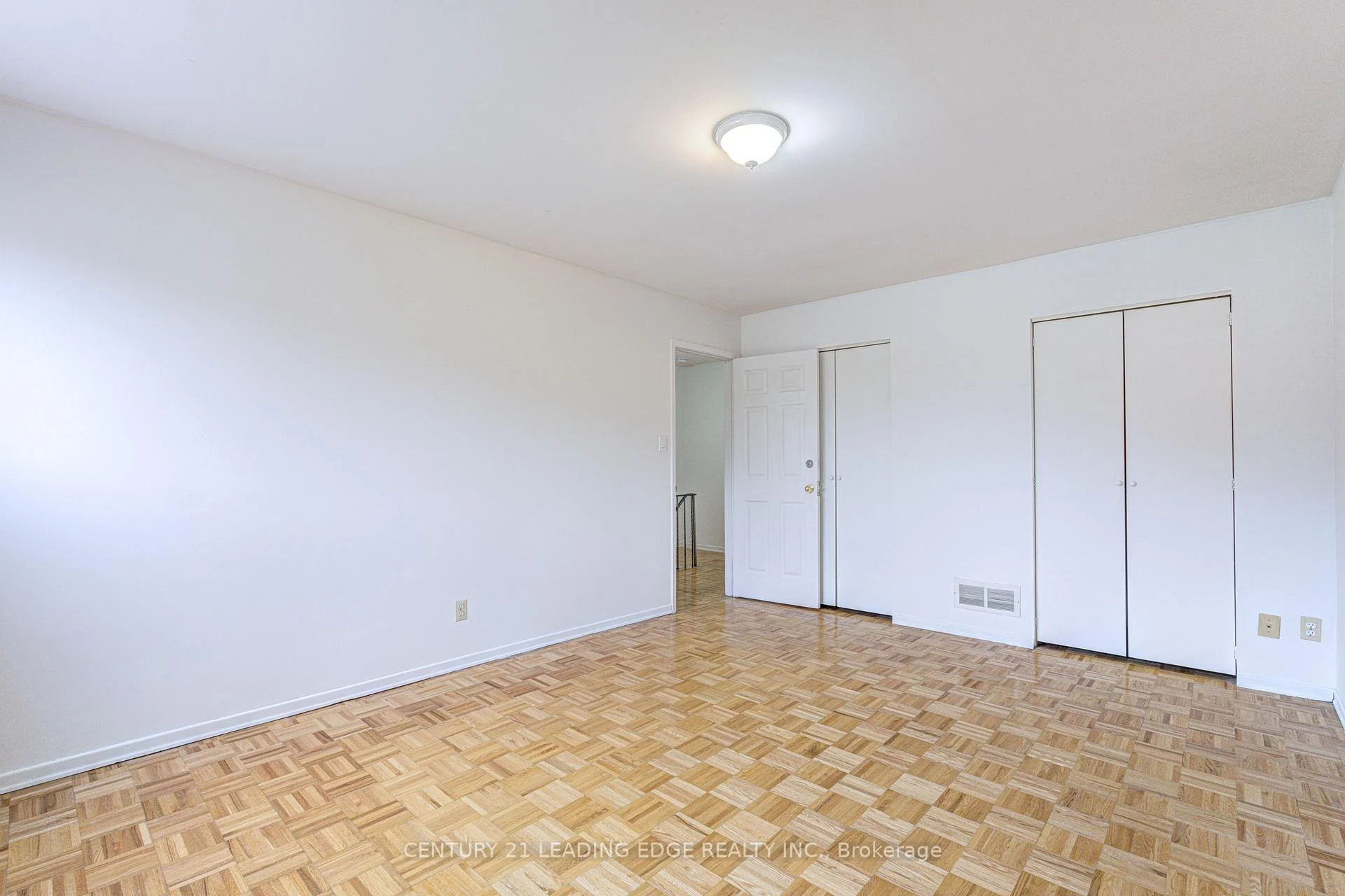 Photo 12 of 1024 Bridletowne Circle, Scarborough, L'Amoreaux — HOMEH