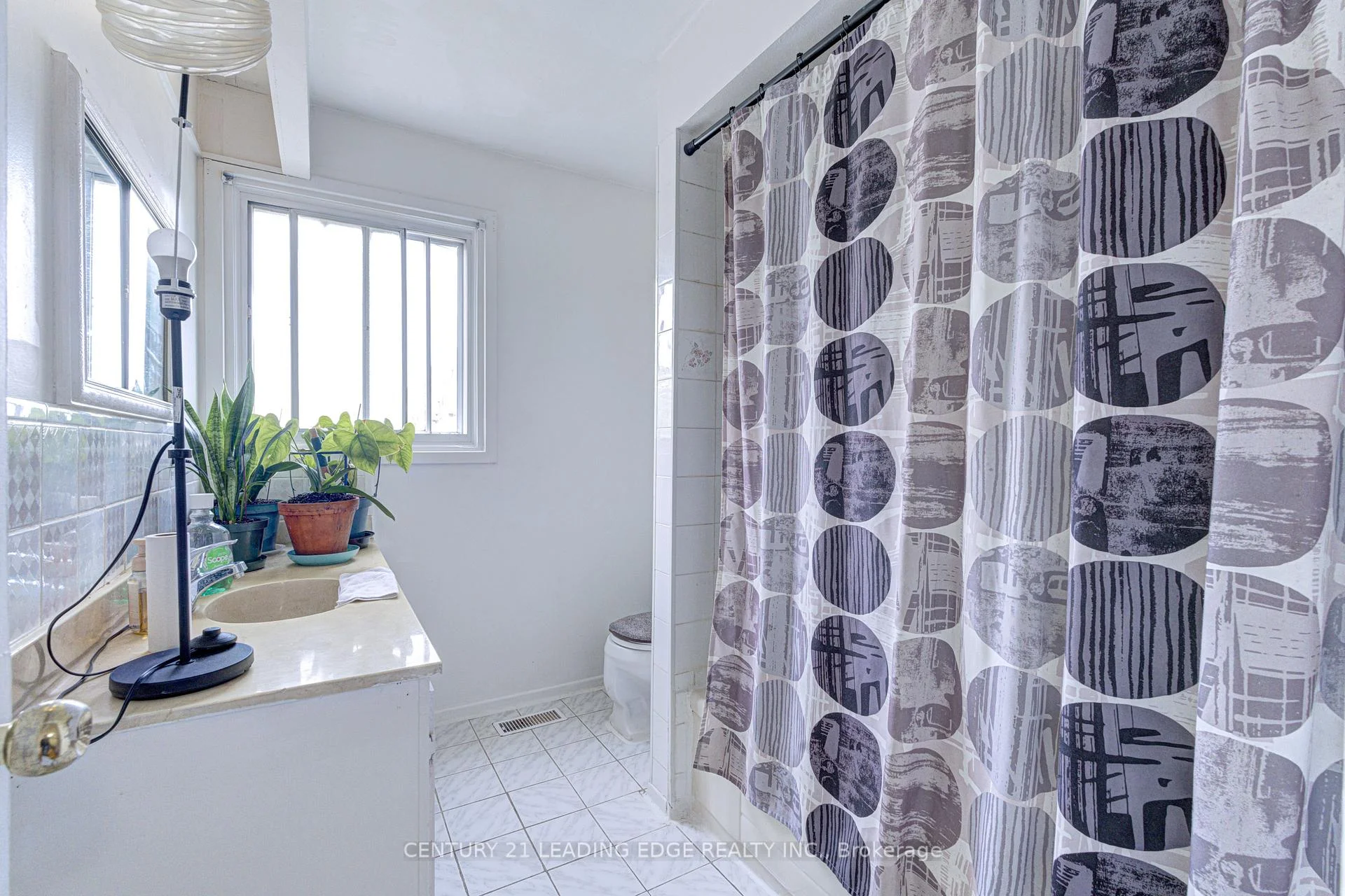 Photo 17 of 1024 Bridletowne Circle, Scarborough, L'Amoreaux — HOMEH