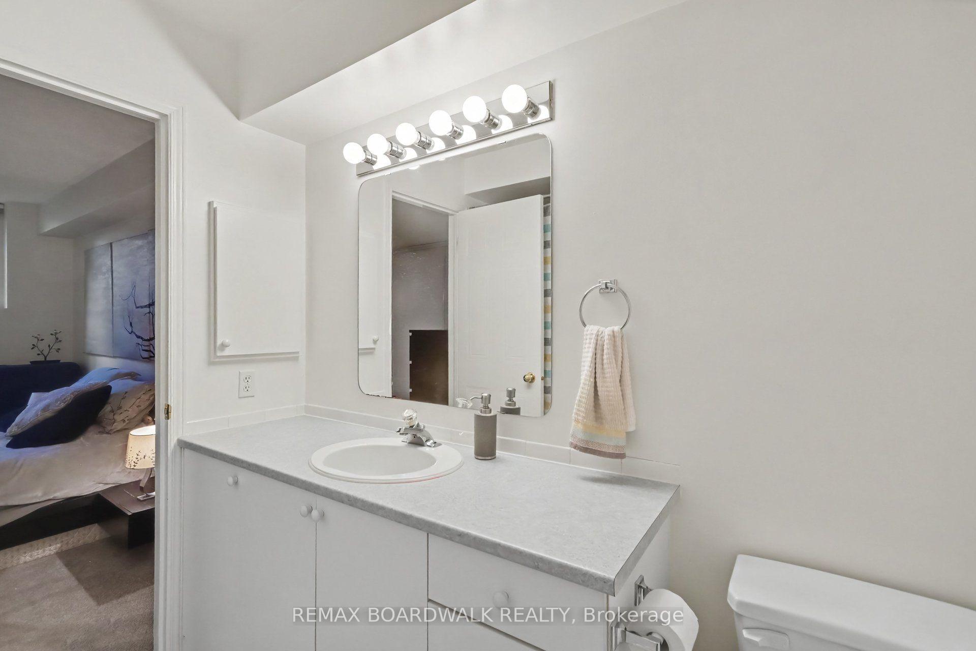 Photo 10 of 1631 Locksley Lane, Ottawa, Beaconwood — HOMEH