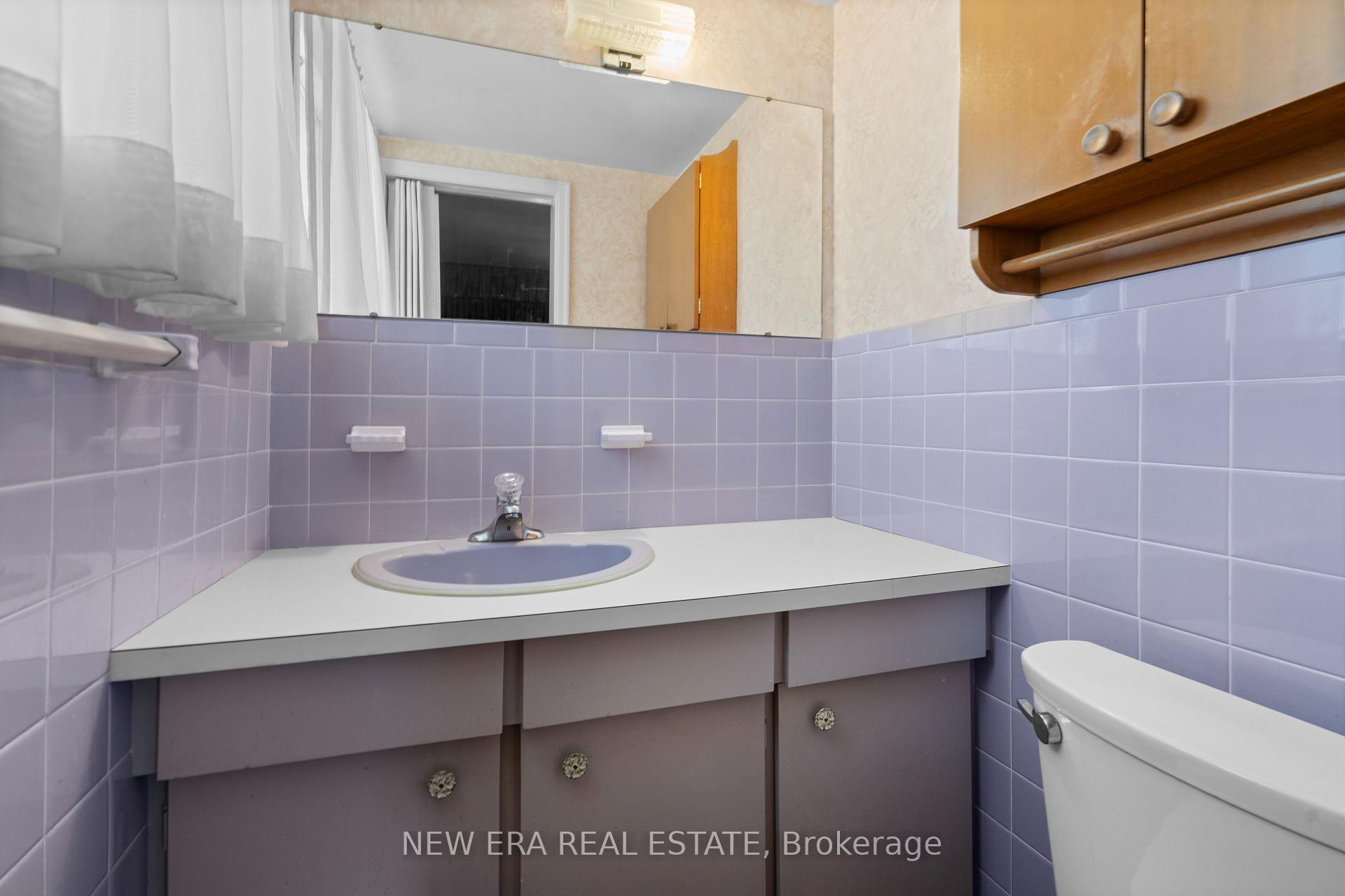 Photo 24 of 1889 Steepbank Crescent, Mississauga, Applewood — HOMEH