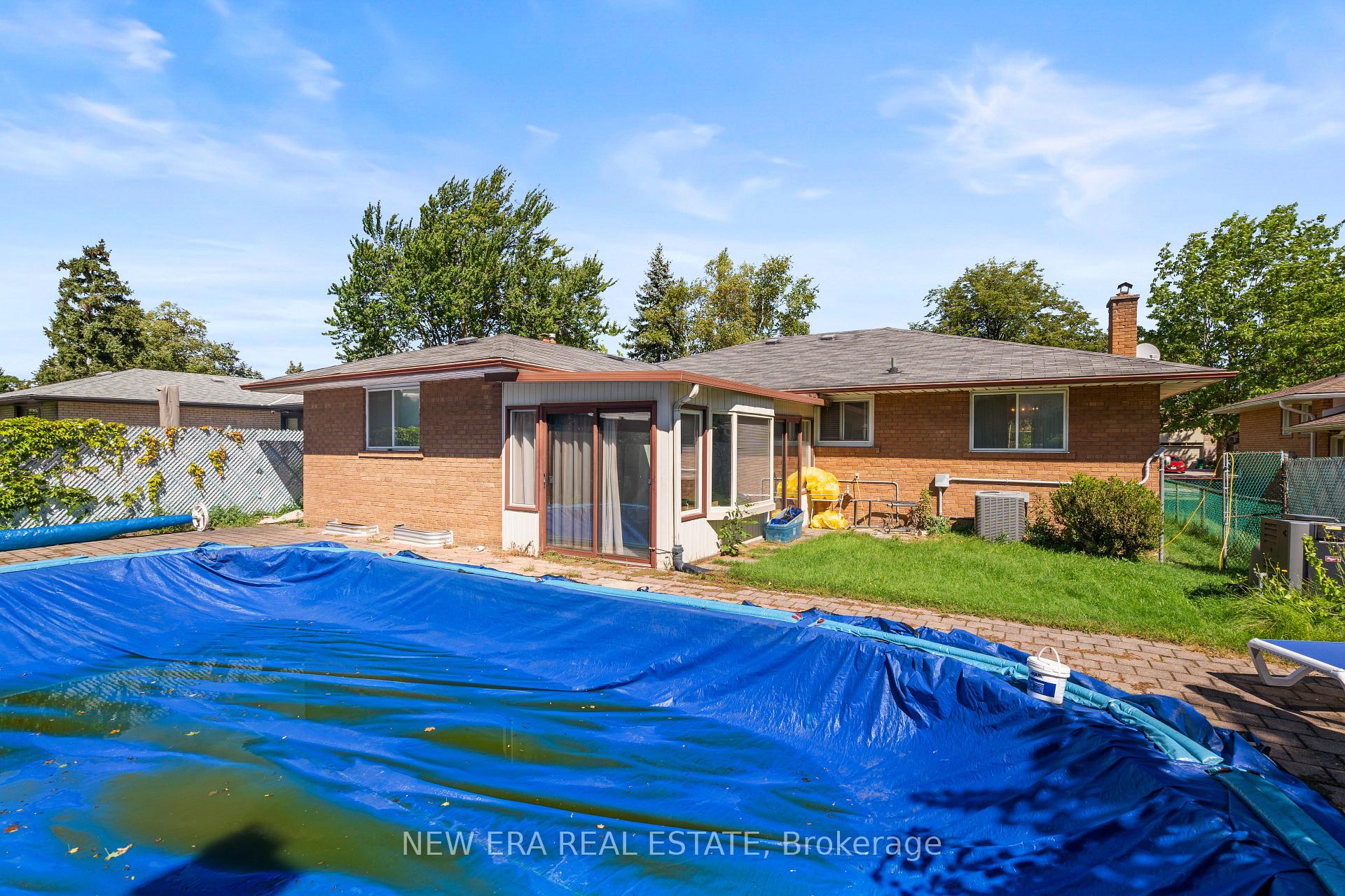 Photo 33 of 1889 Steepbank Crescent, Mississauga, Applewood — HOMEH