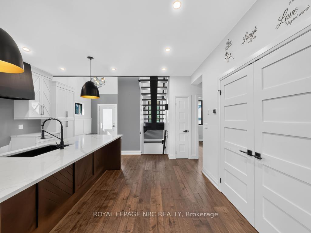 Photo 11 of 14 Charlotte Court, Welland, Prince Charles — HOMEH