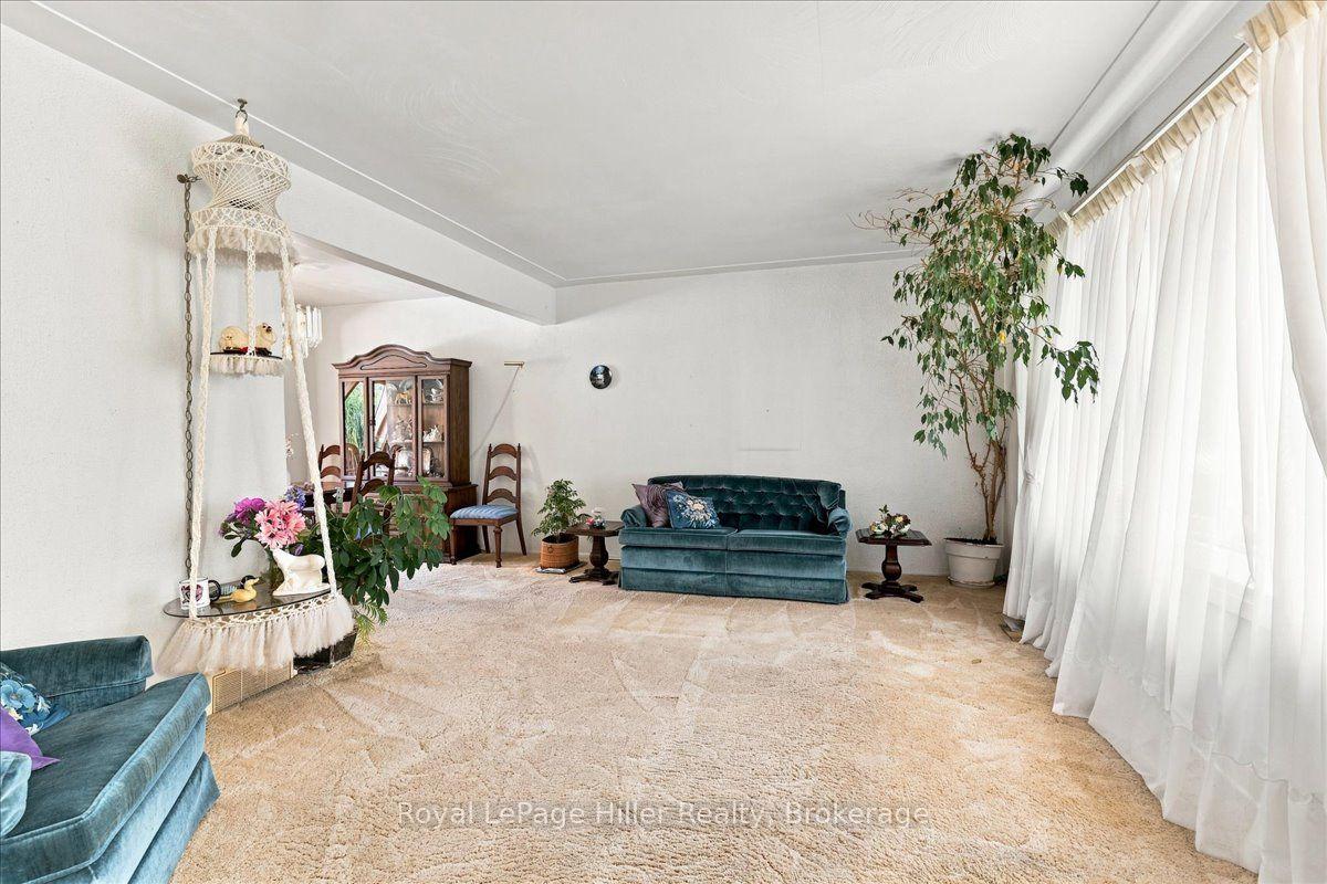 Photo 5 of 66 Elgin Crescent, Stratford — HOMEH