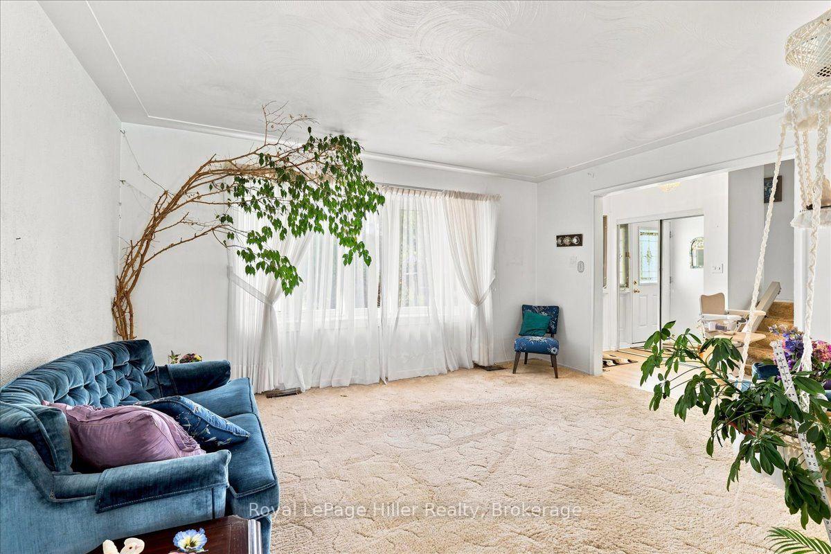 Photo 6 of 66 Elgin Crescent, Stratford — HOMEH