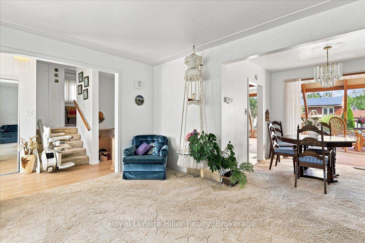 Photo 7 of 66 Elgin Crescent, Stratford — HOMEH