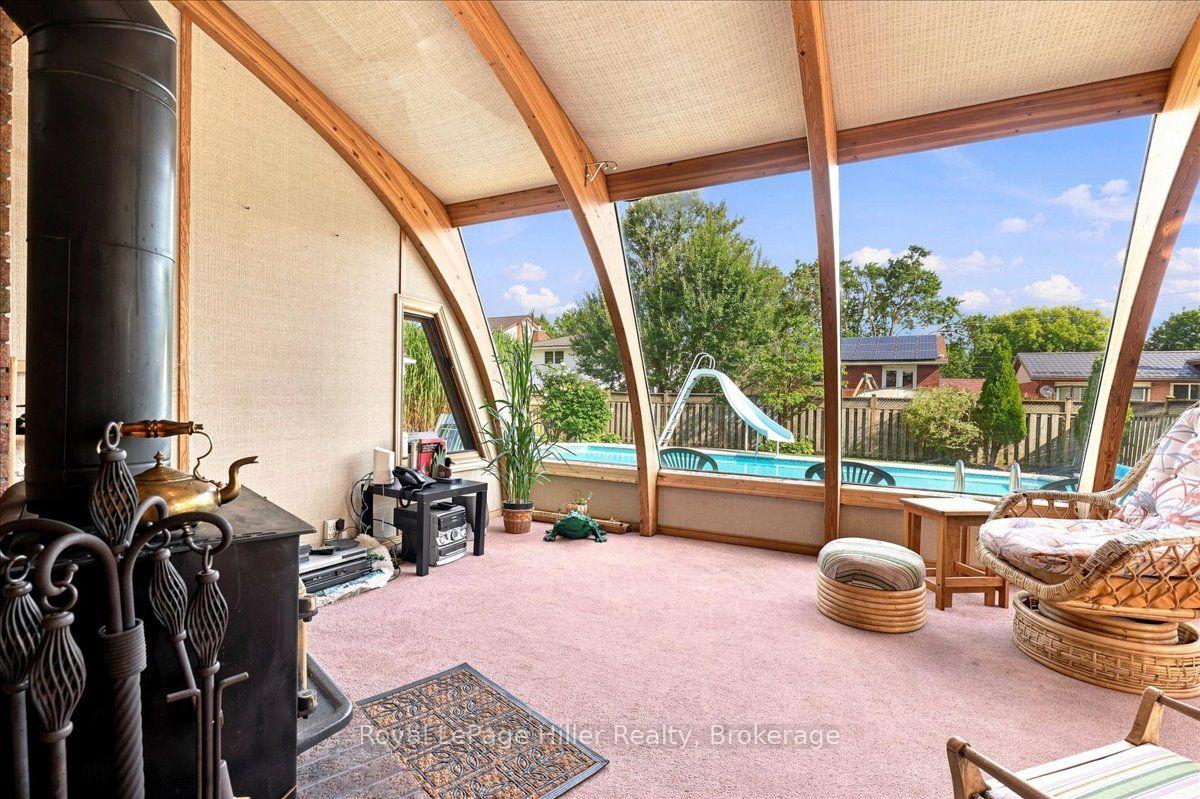Photo 14 of 66 Elgin Crescent, Stratford — HOMEH