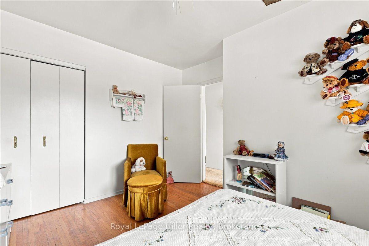 Photo 21 of 66 Elgin Crescent, Stratford — HOMEH