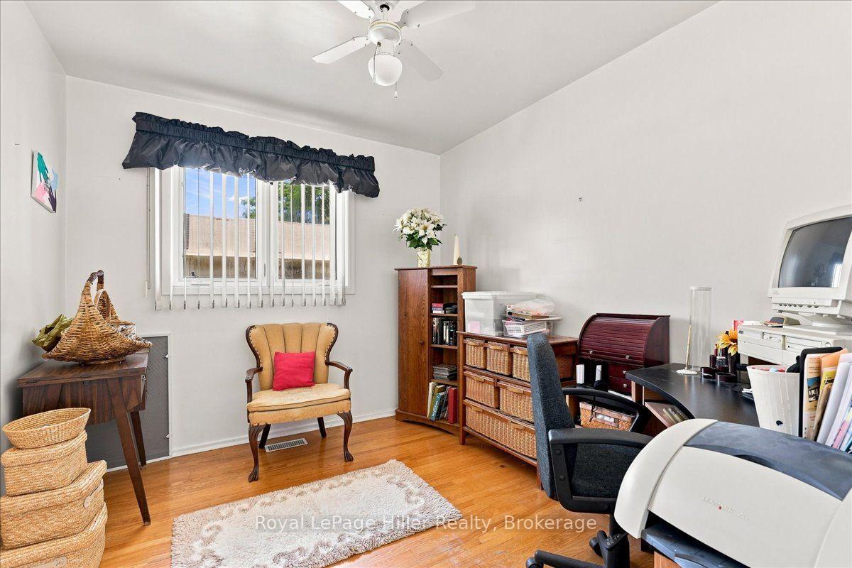 Photo 22 of 66 Elgin Crescent, Stratford — HOMEH