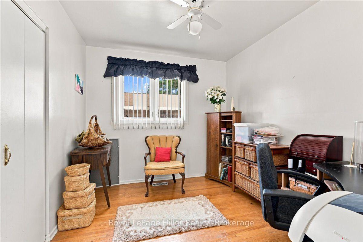 Photo 23 of 66 Elgin Crescent, Stratford — HOMEH
