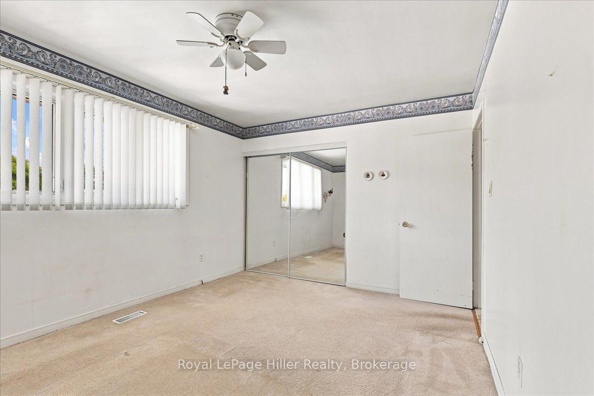 Photo 25 of 66 Elgin Crescent, Stratford — HOMEH