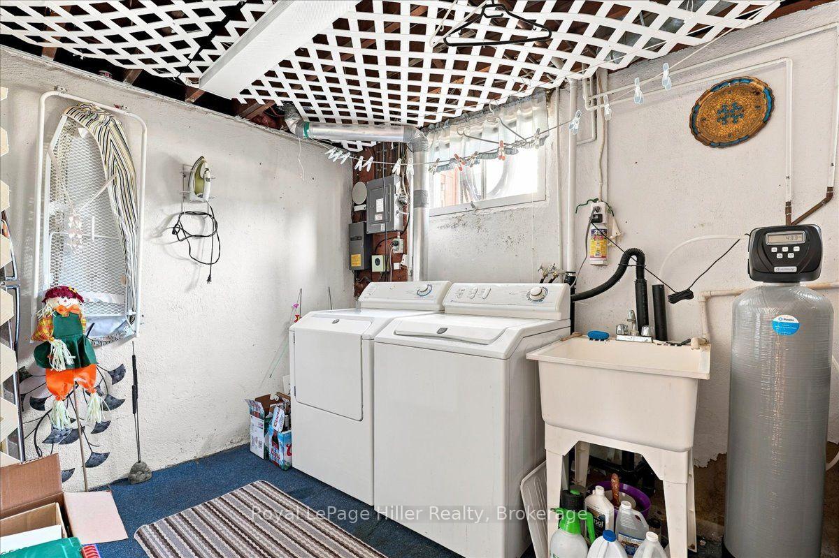 Photo 30 of 66 Elgin Crescent, Stratford — HOMEH