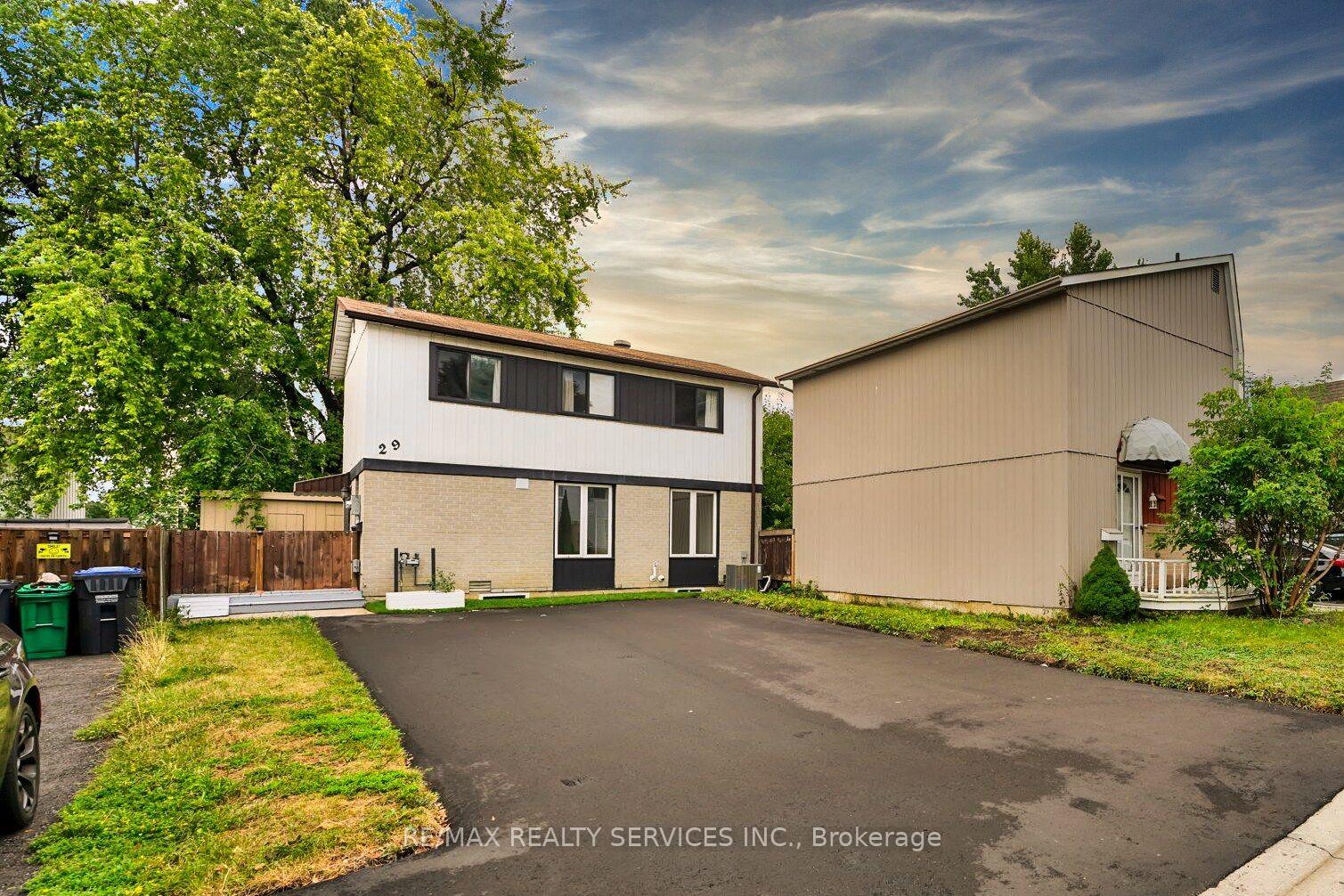 Photo 1 of 29 Hector Court, Brampton, Central Park — HOMEH