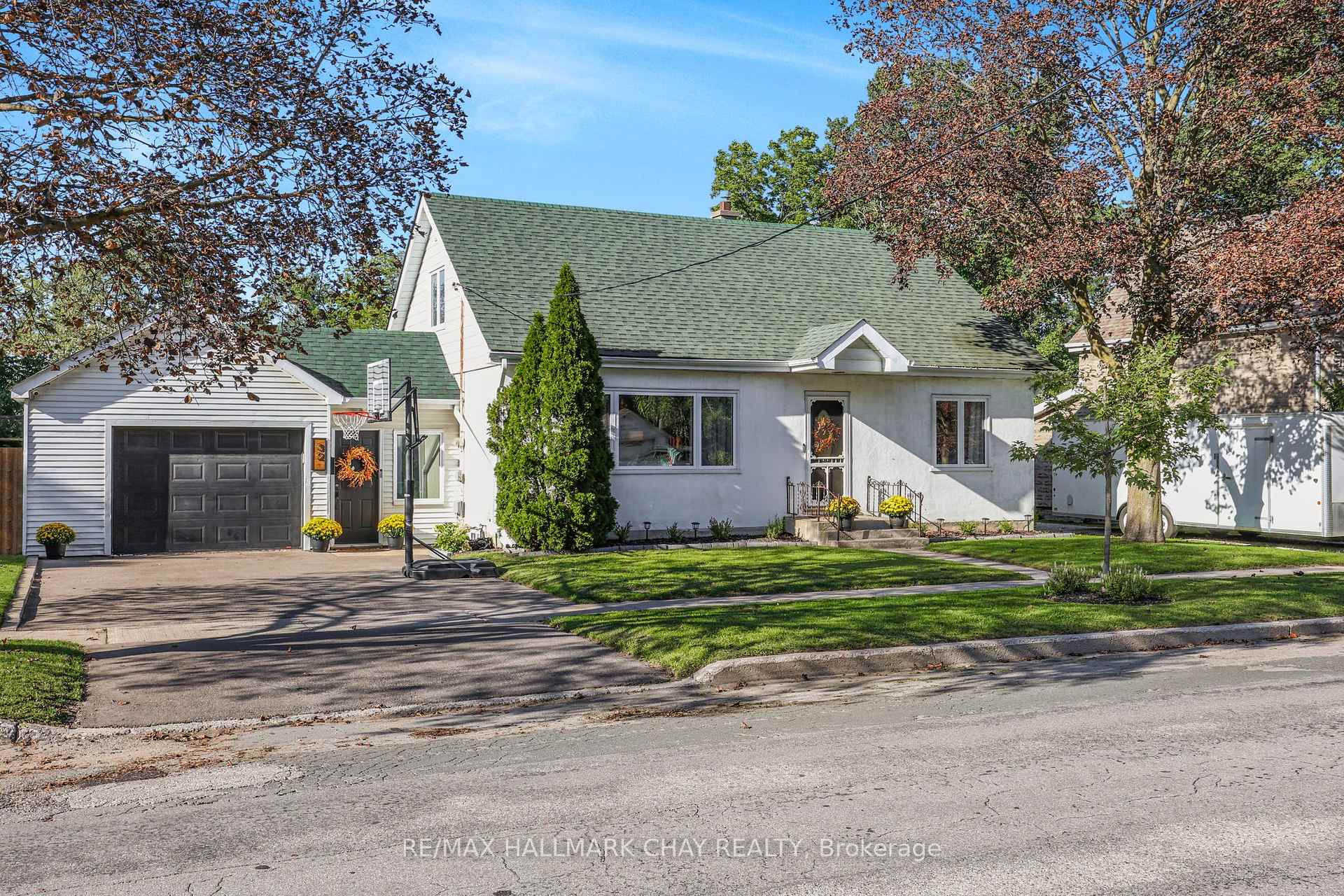 Photo 2 of 32 Caroline Street, Barrie, Allandale Centre — HOMEH