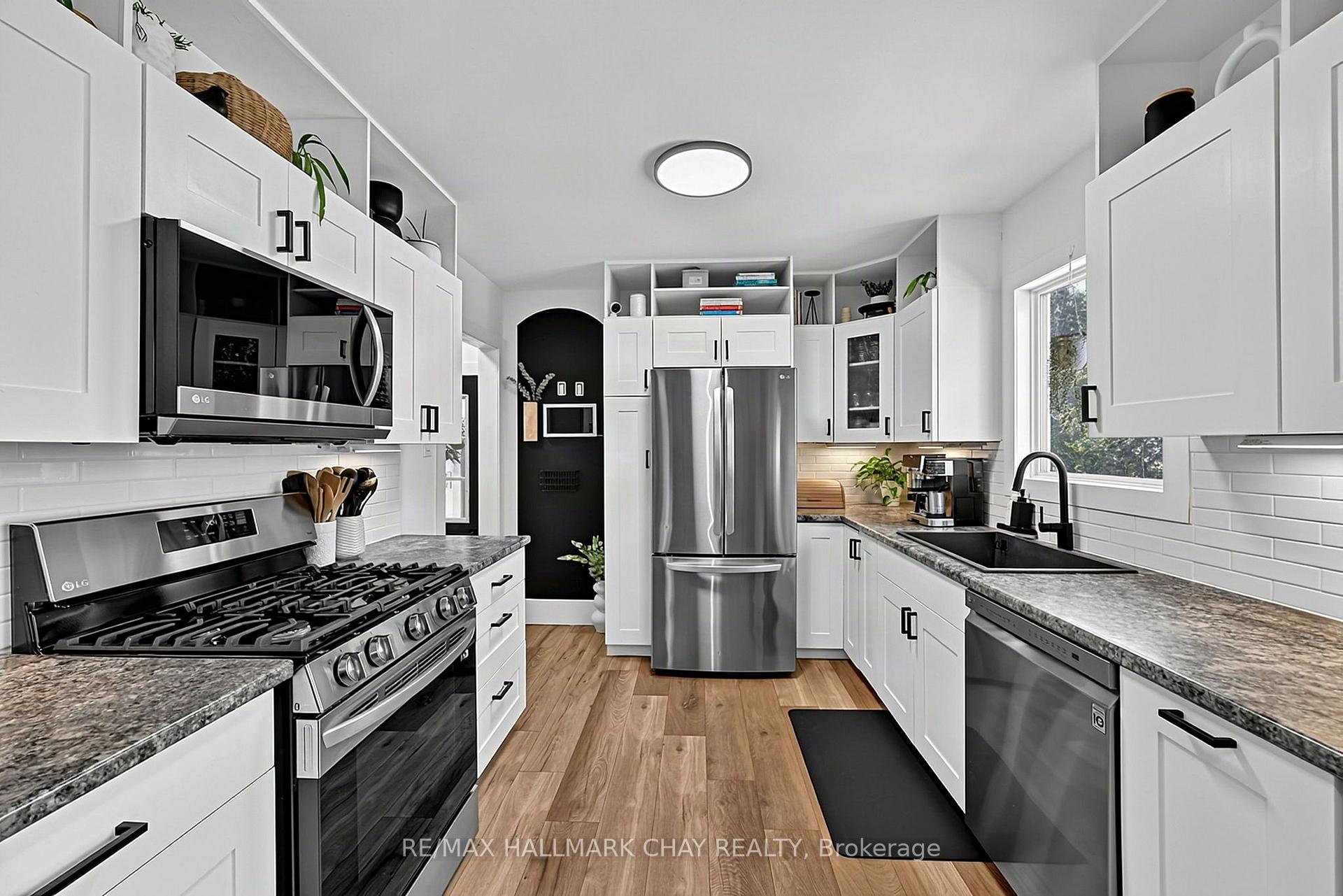 Photo 13 of 32 Caroline Street, Barrie, Allandale Centre — HOMEH