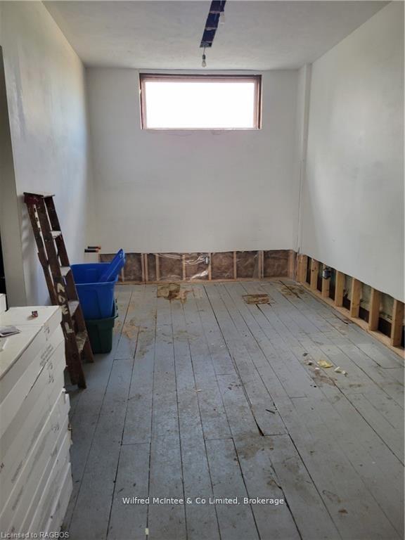 Photo 7 of 210 Durham Street E, Brockton — HOMEH