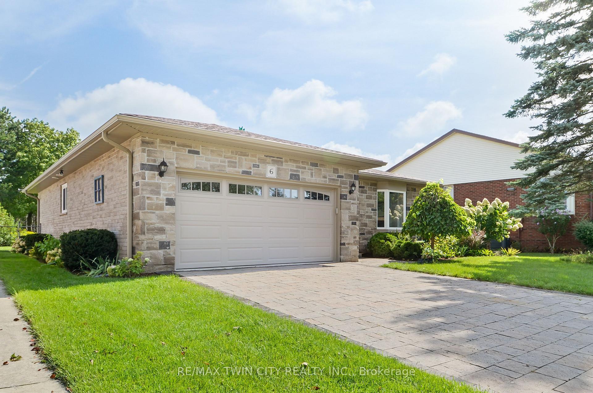Photo 3 of 6 Edenridge Drive, Haldimand — HOMEH