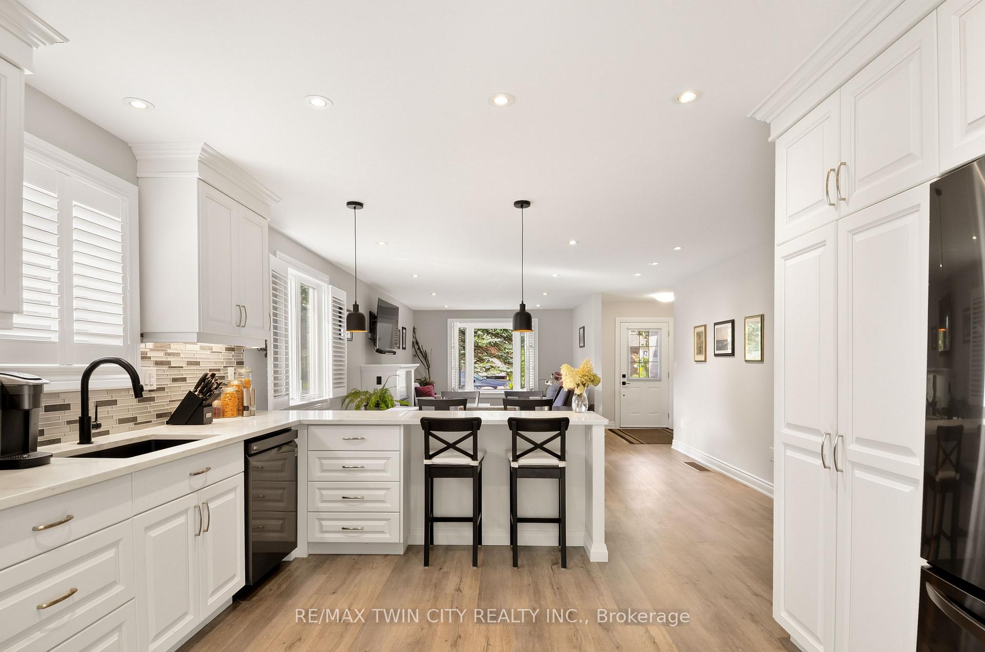 Photo 16 of 6 Edenridge Drive, Haldimand — HOMEH