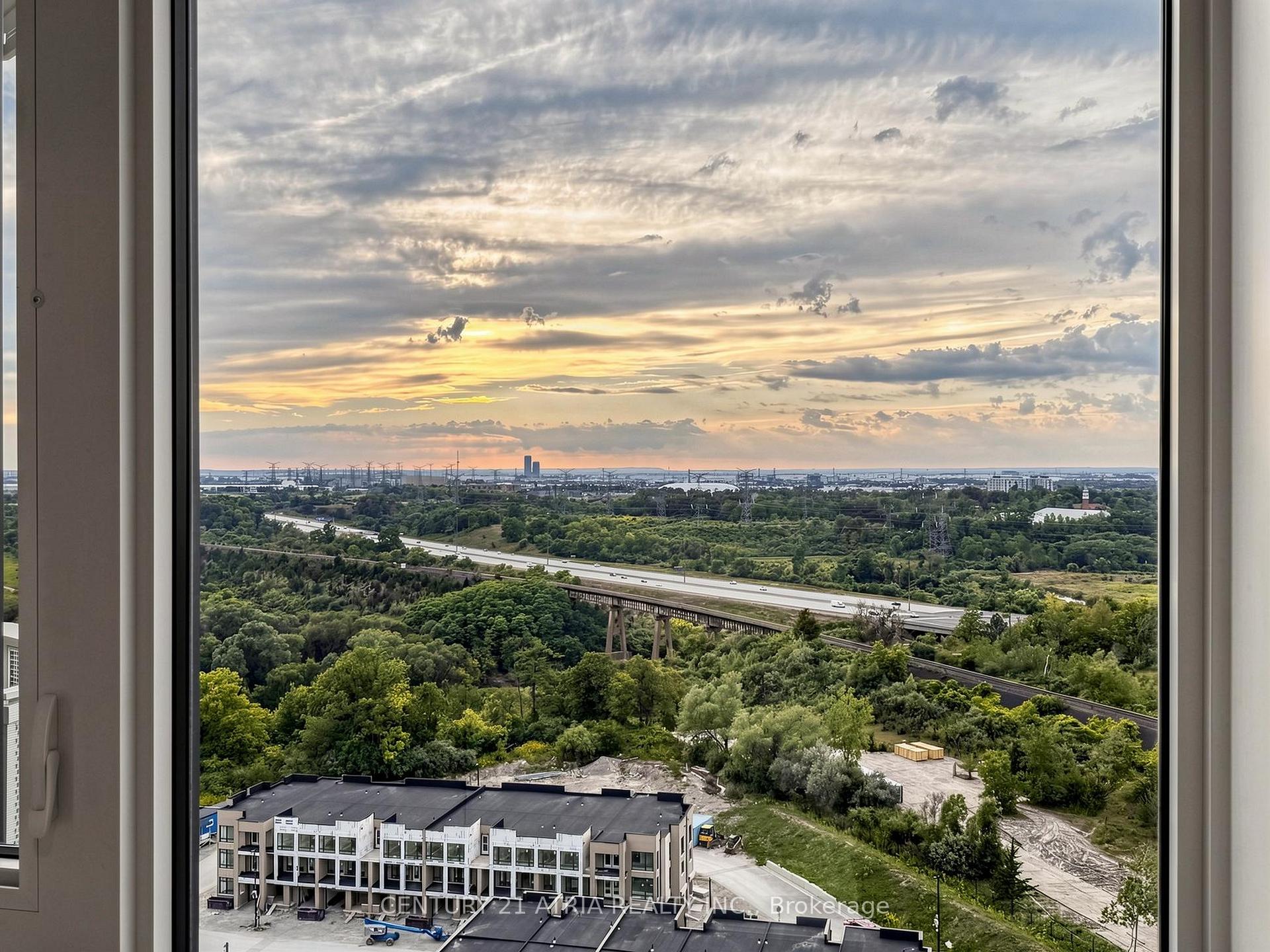Photo 29 of Unit 1609, 10 Flavelle Trail, Vaughan, Steeles West Industrial — HOMEH