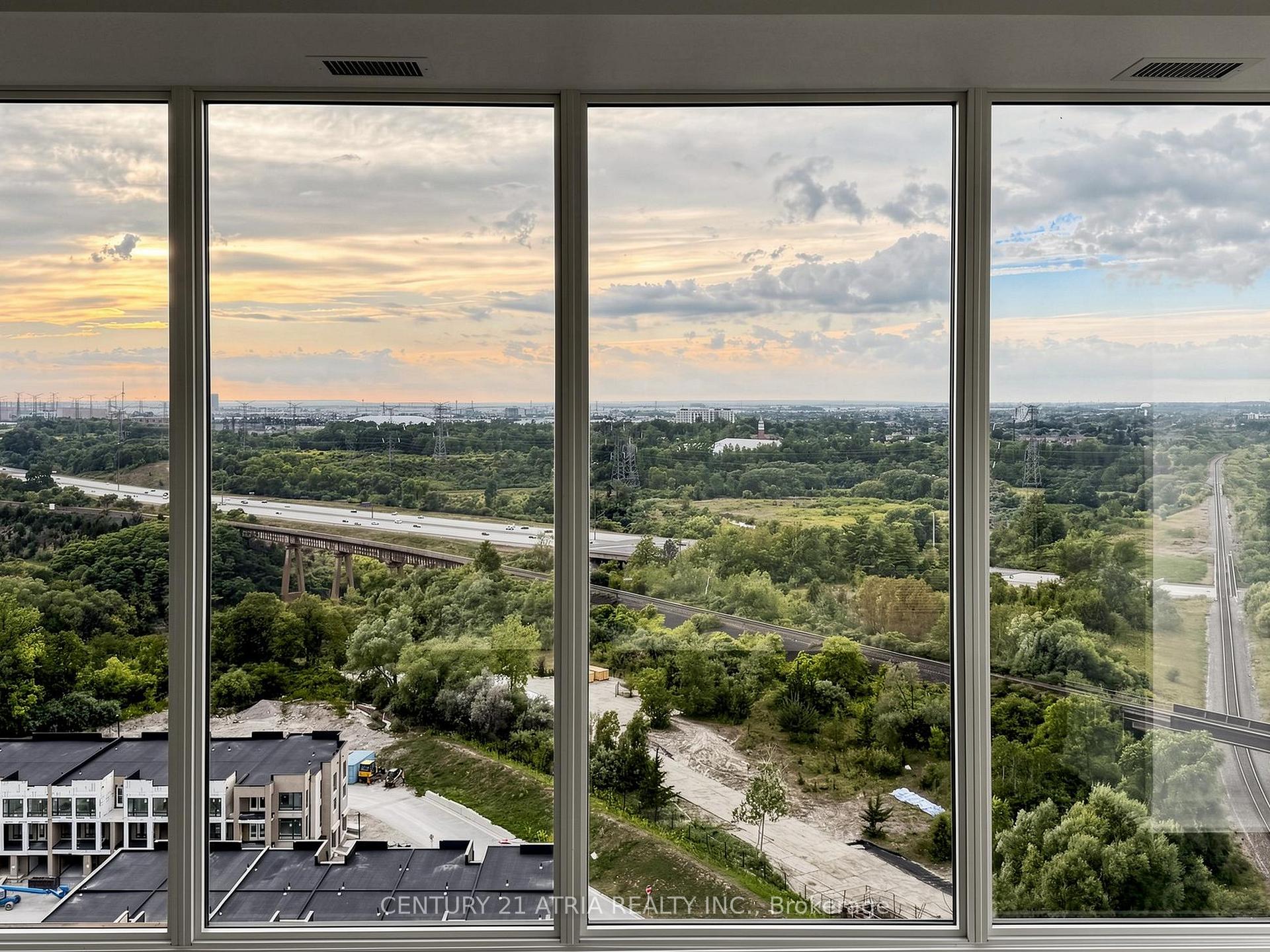 Photo 30 of Unit 1609, 10 Flavelle Trail, Vaughan, Steeles West Industrial — HOMEH