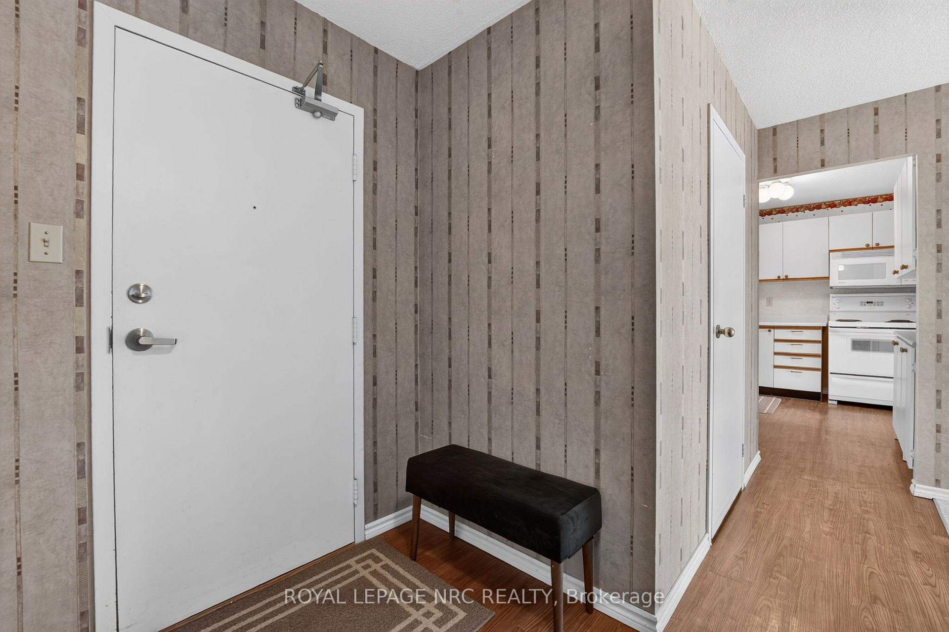 Photo 4 of Unit 302, 7 Gale Crescent, St. Catharines, E. Chester — HOMEH