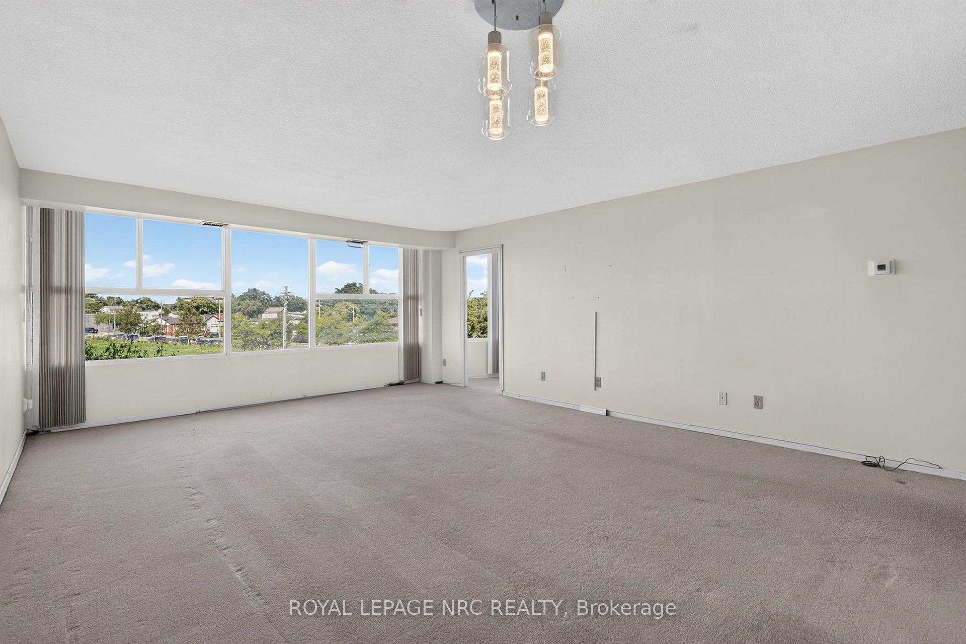 Photo 11 of Unit 302, 7 Gale Crescent, St. Catharines, E. Chester — HOMEH
