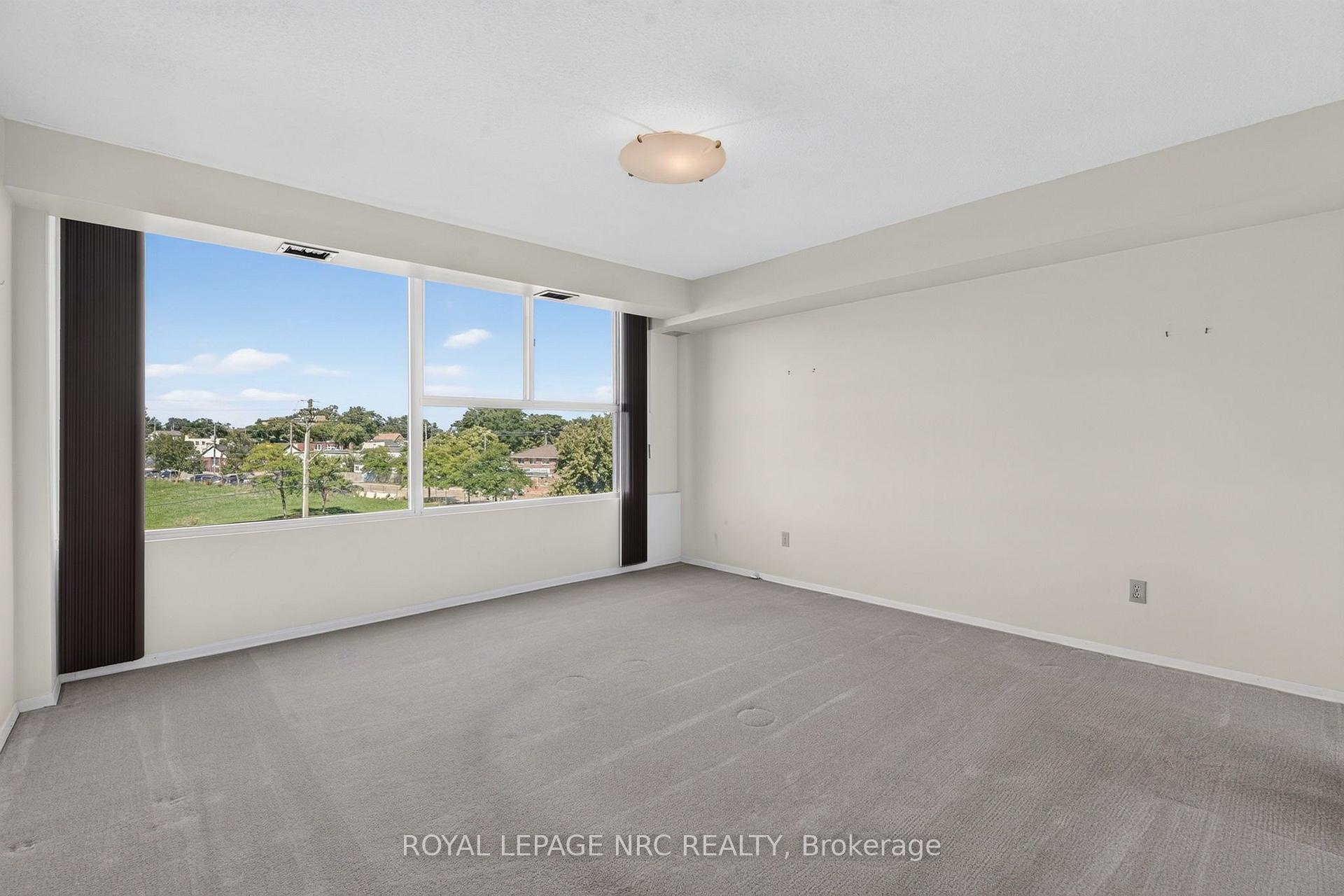 Photo 14 of Unit 302, 7 Gale Crescent, St. Catharines, E. Chester — HOMEH