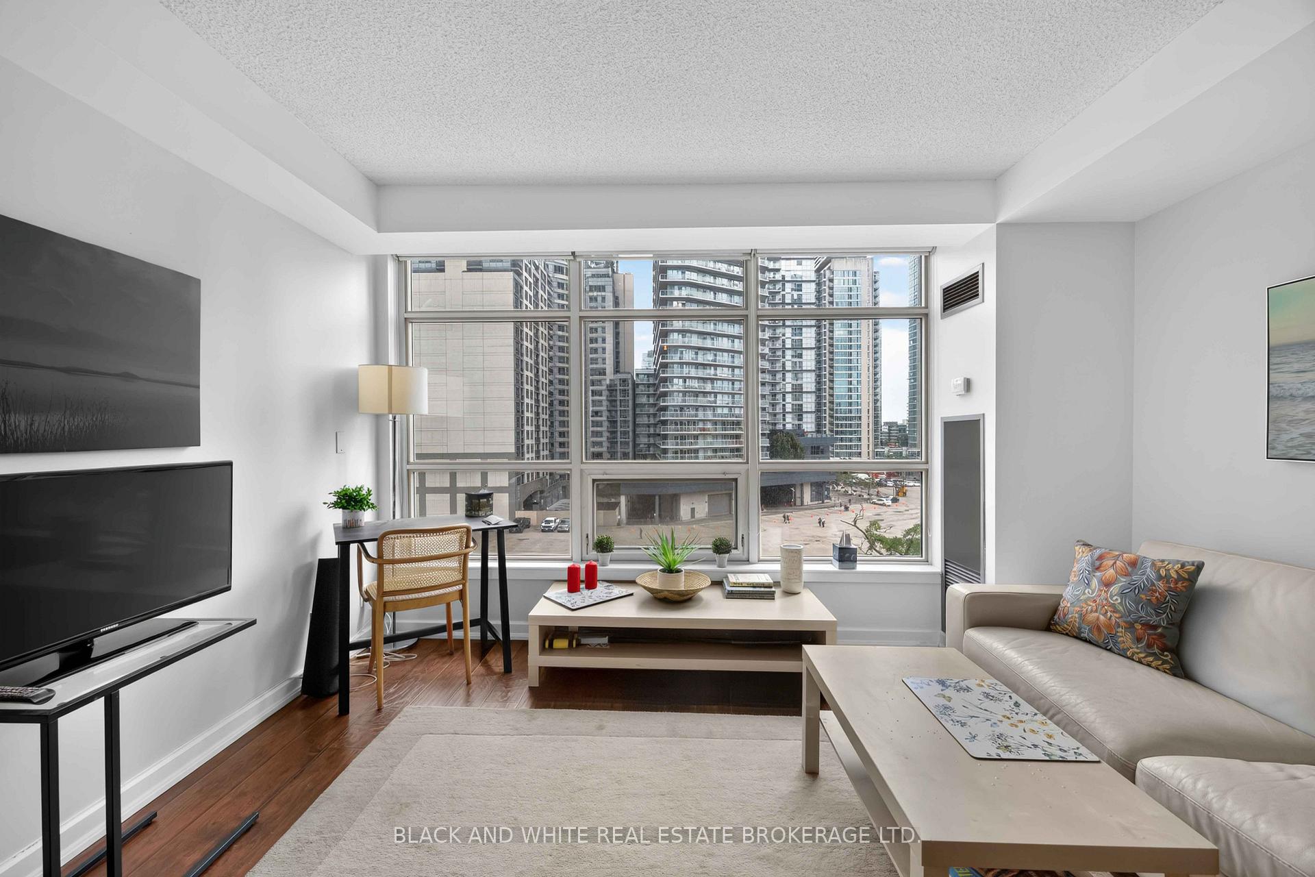 Photo 3 of Unit 526, 36 Blue Jays Way, Toronto, Waterfront Communities — HOMEH