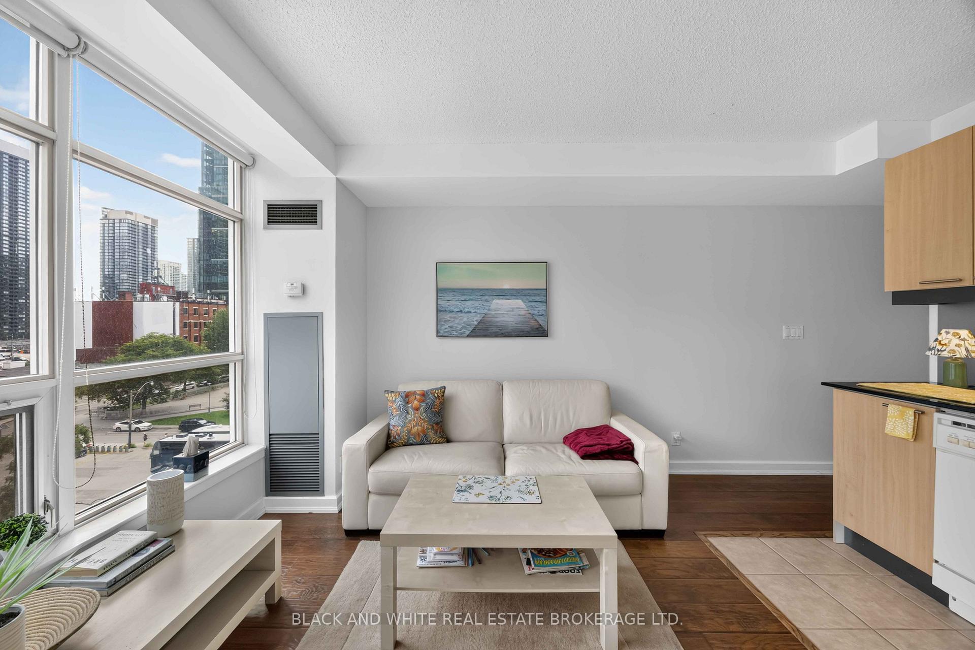 Photo 6 of Unit 526, 36 Blue Jays Way, Toronto, Waterfront Communities — HOMEH