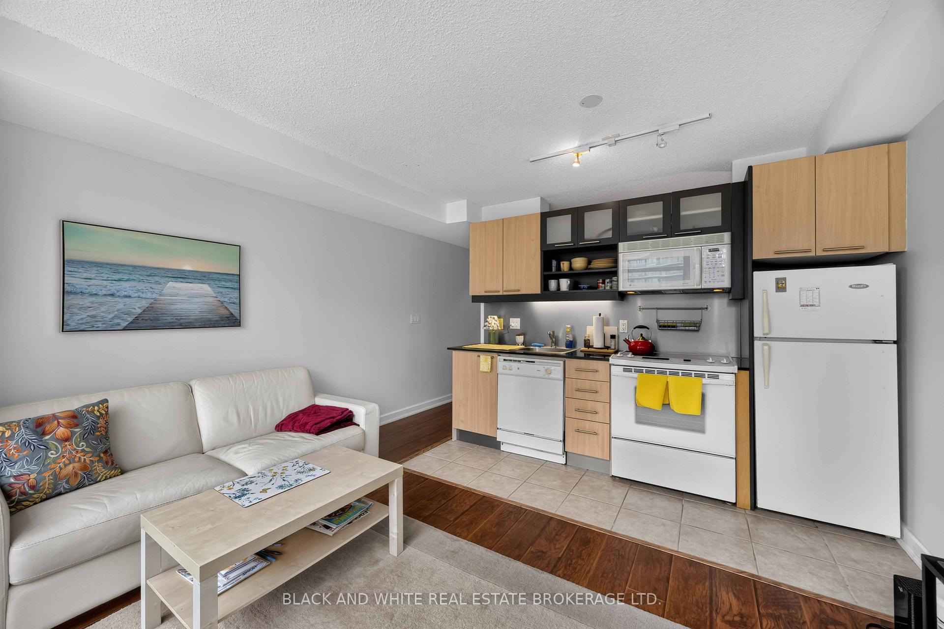 Photo 7 of Unit 526, 36 Blue Jays Way, Toronto, Waterfront Communities — HOMEH