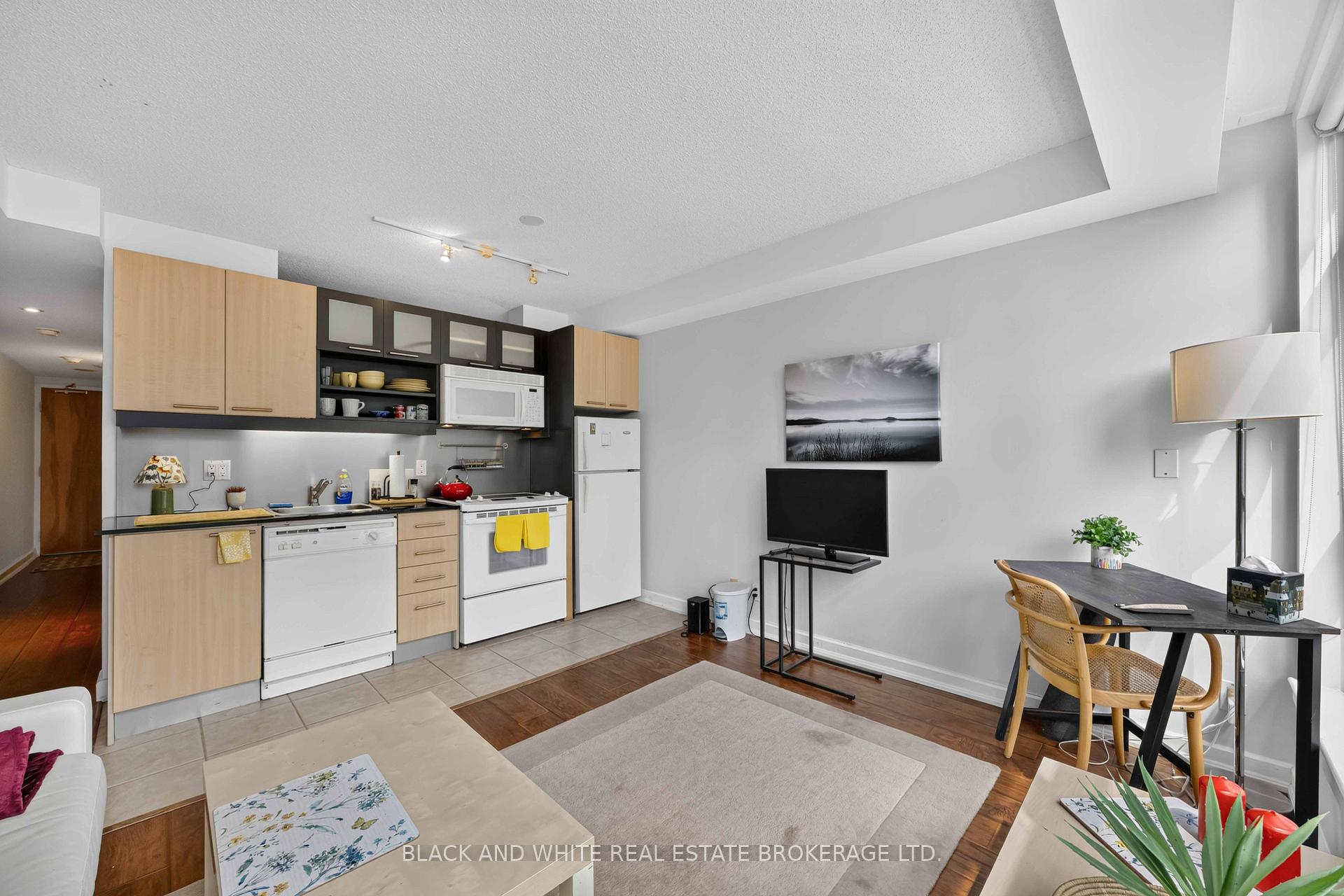 Photo 8 of Unit 526, 36 Blue Jays Way, Toronto, Waterfront Communities — HOMEH