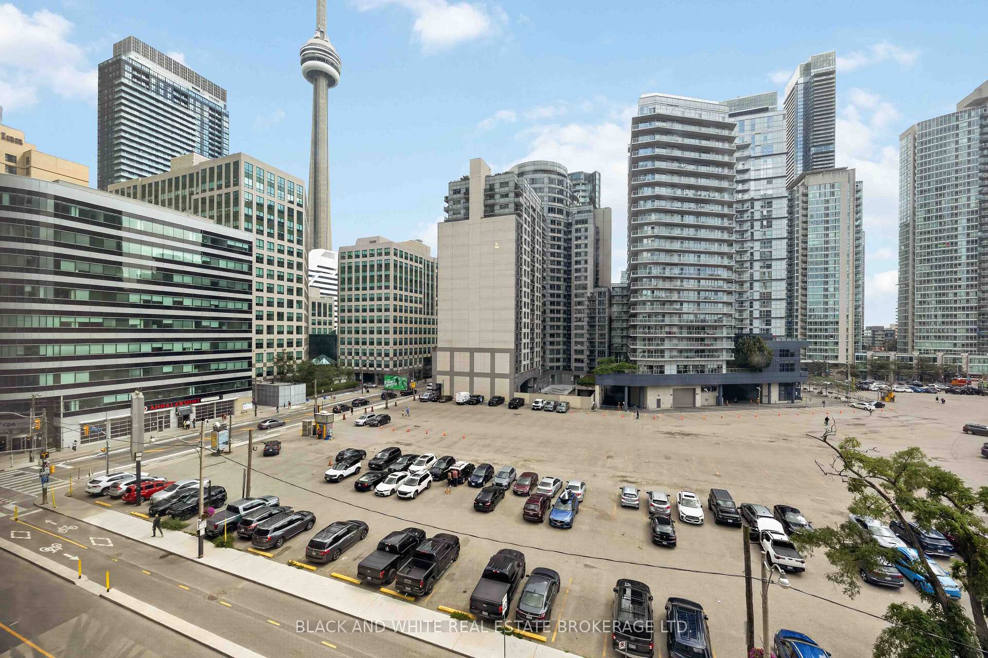 Photo 13 of Unit 526, 36 Blue Jays Way, Toronto, Waterfront Communities — HOMEH