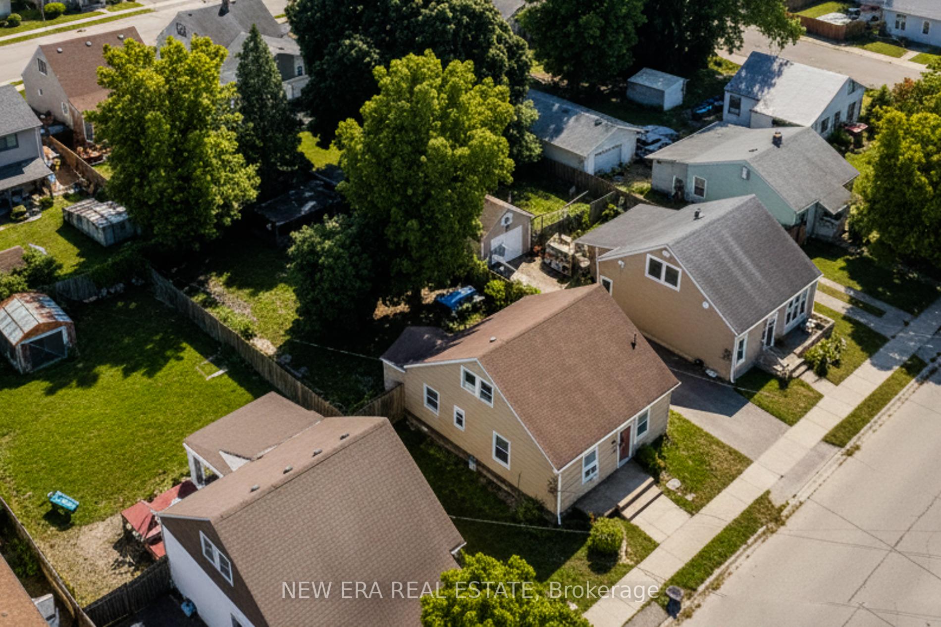 Photo 4 of 54 Eighth Avenue, Brantford, Eagle Place East — HOMEH