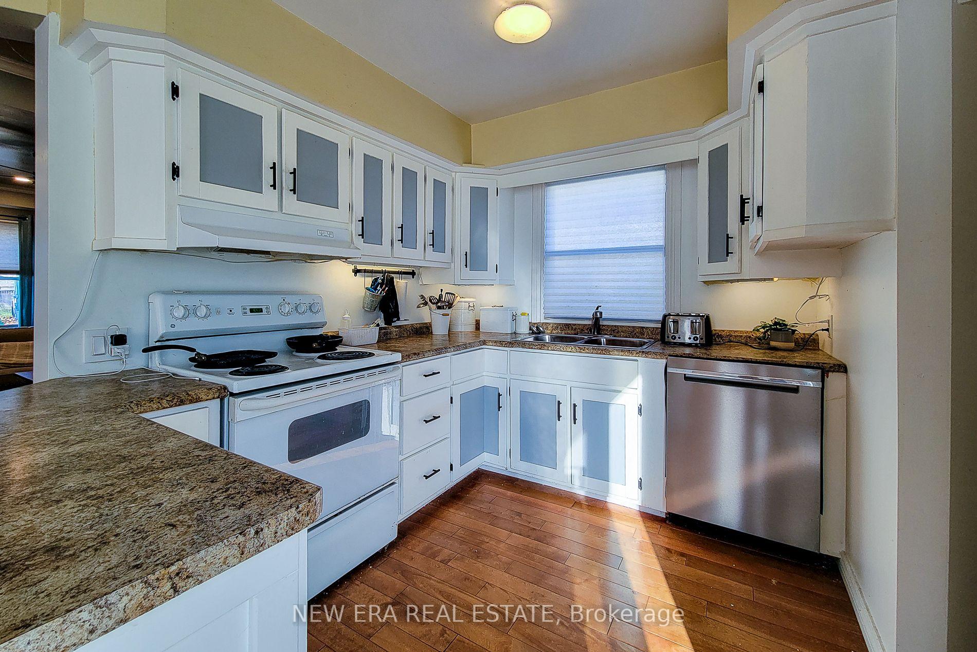 Photo 19 of 54 Eighth Avenue, Brantford, Eagle Place East — HOMEH
