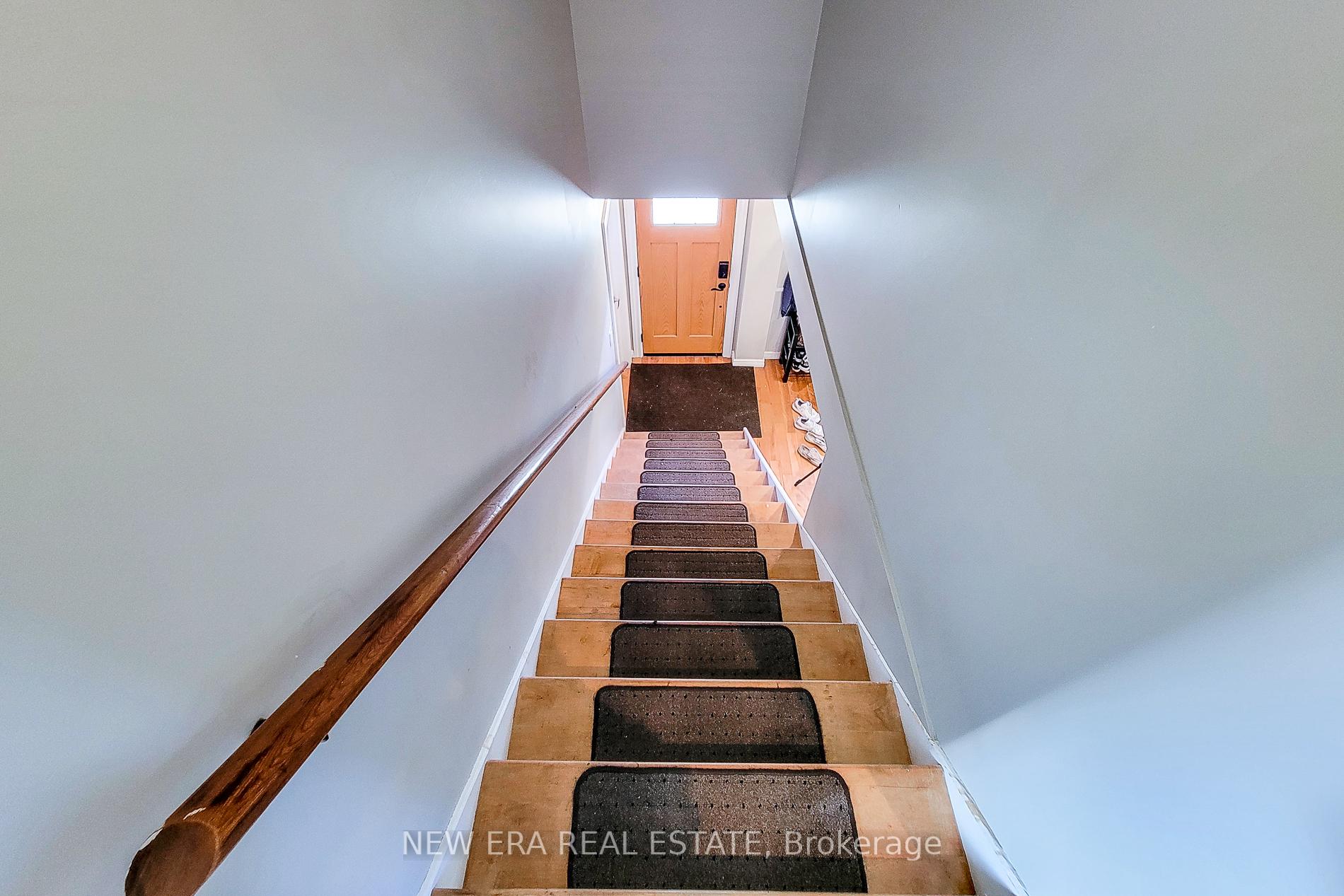 Photo 28 of 54 Eighth Avenue, Brantford, Eagle Place East — HOMEH