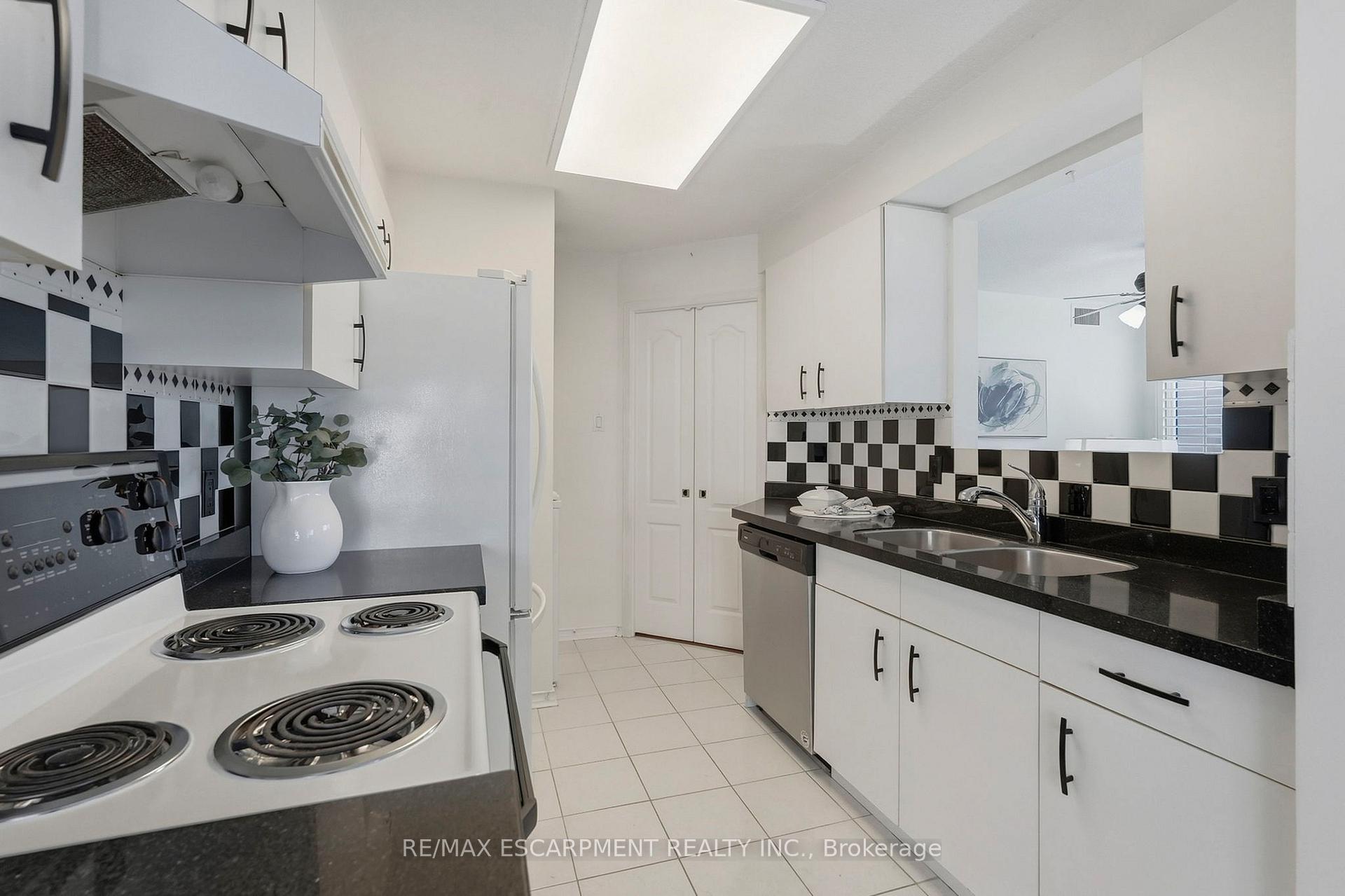 Photo 20 of Unit 403, 100 Millside Drive, Milton, Old Milton — HOMEH